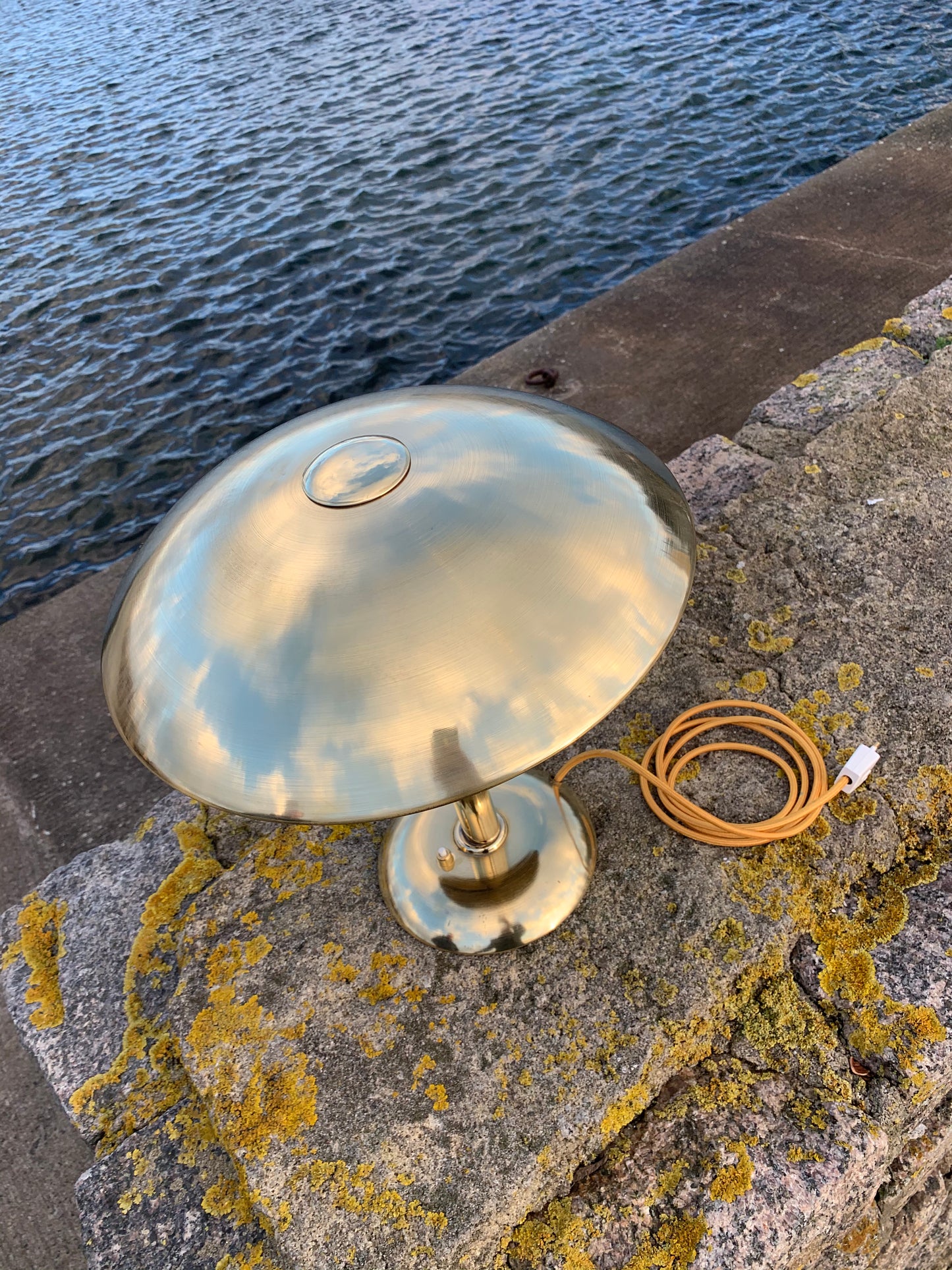 Egon Hillebrand i messing med svingarm