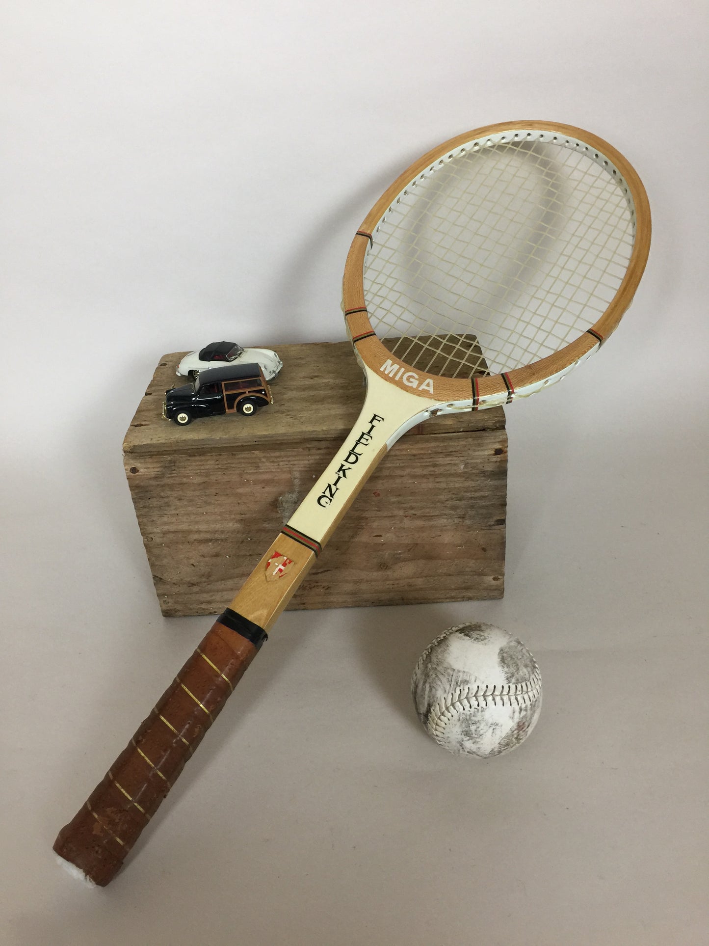 Skøn gammel og dekorativ tennisketcher