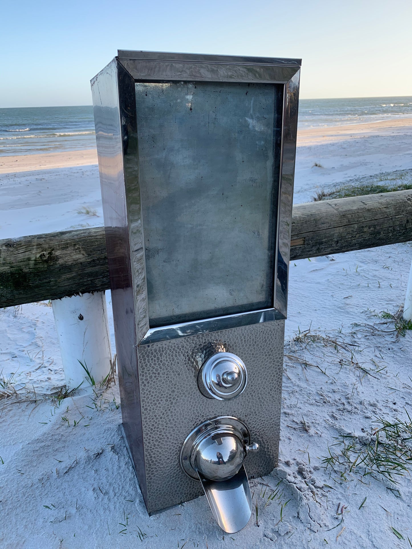 Sjov gammel kaffedispenser til kaffeelskeren