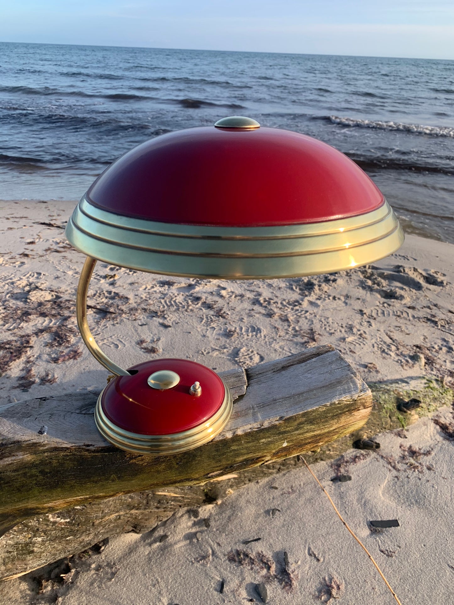Helo bordlampe - Rød/messing