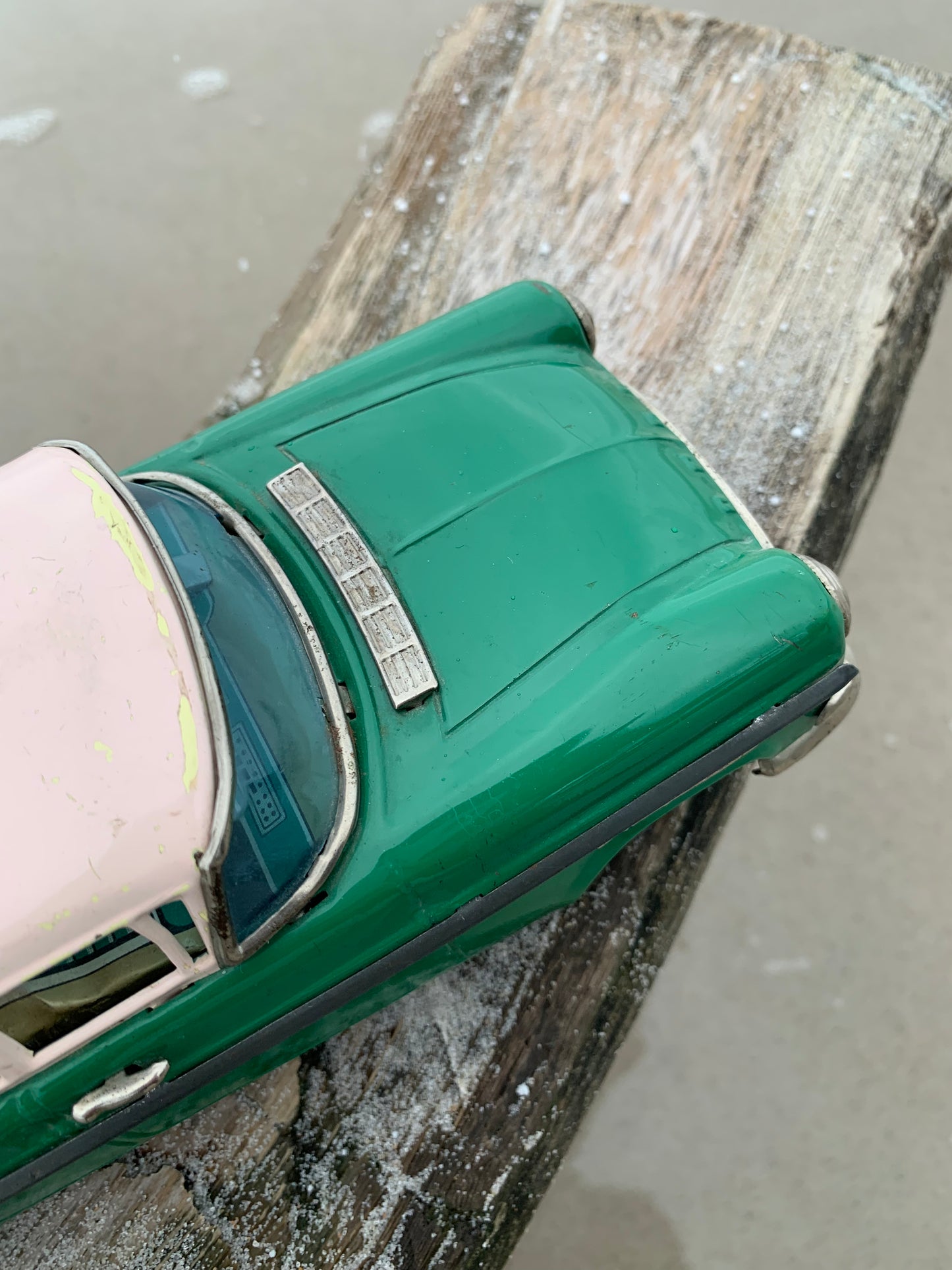 Gammel Opel i blik