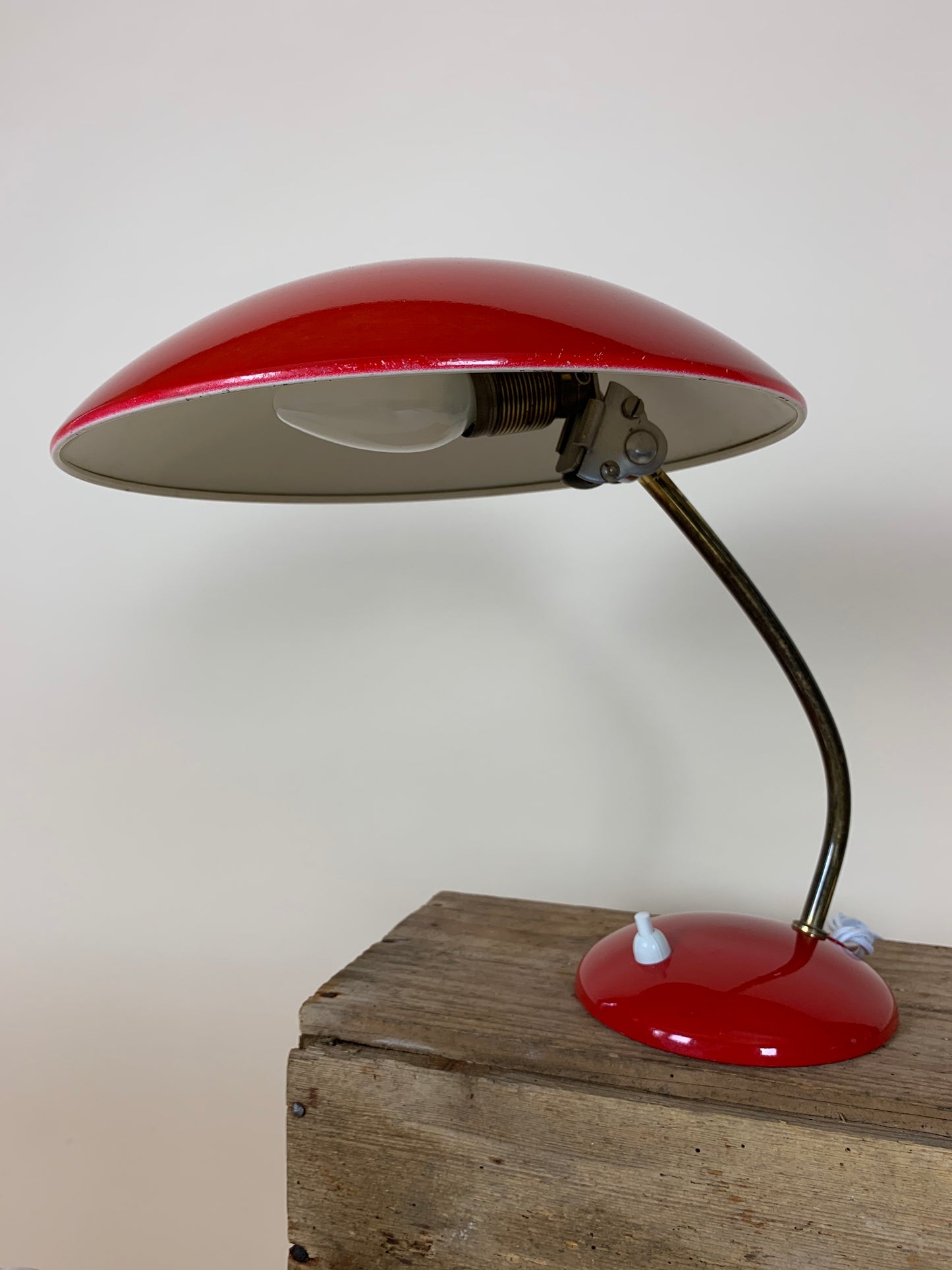 Smuk rød Christian Dell bordlampe