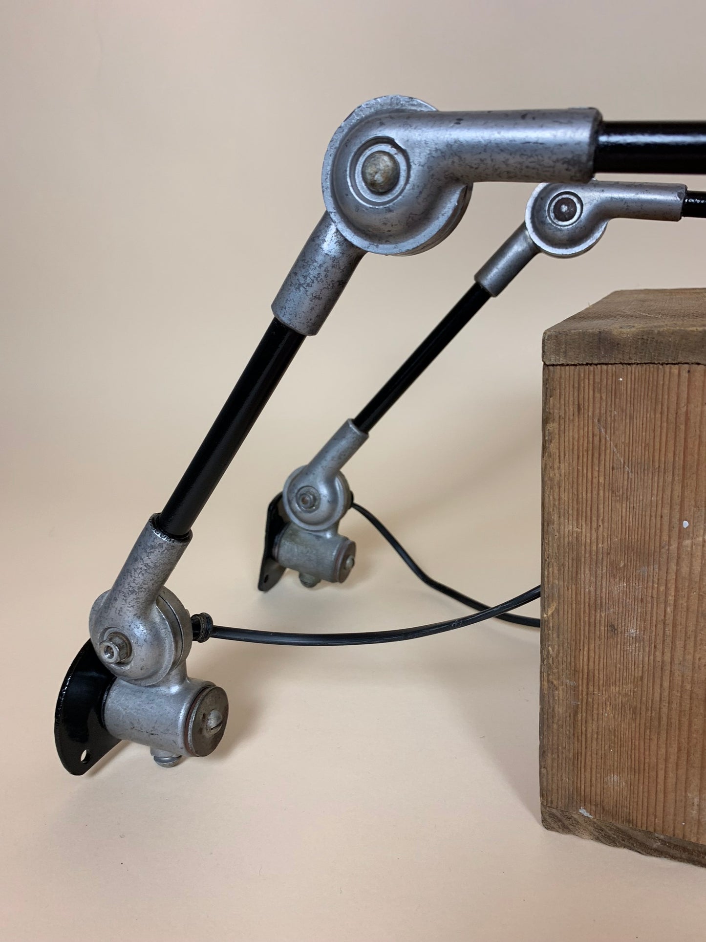 Sort lampe - sælges enkeltvis (prisen er pr. stk.)