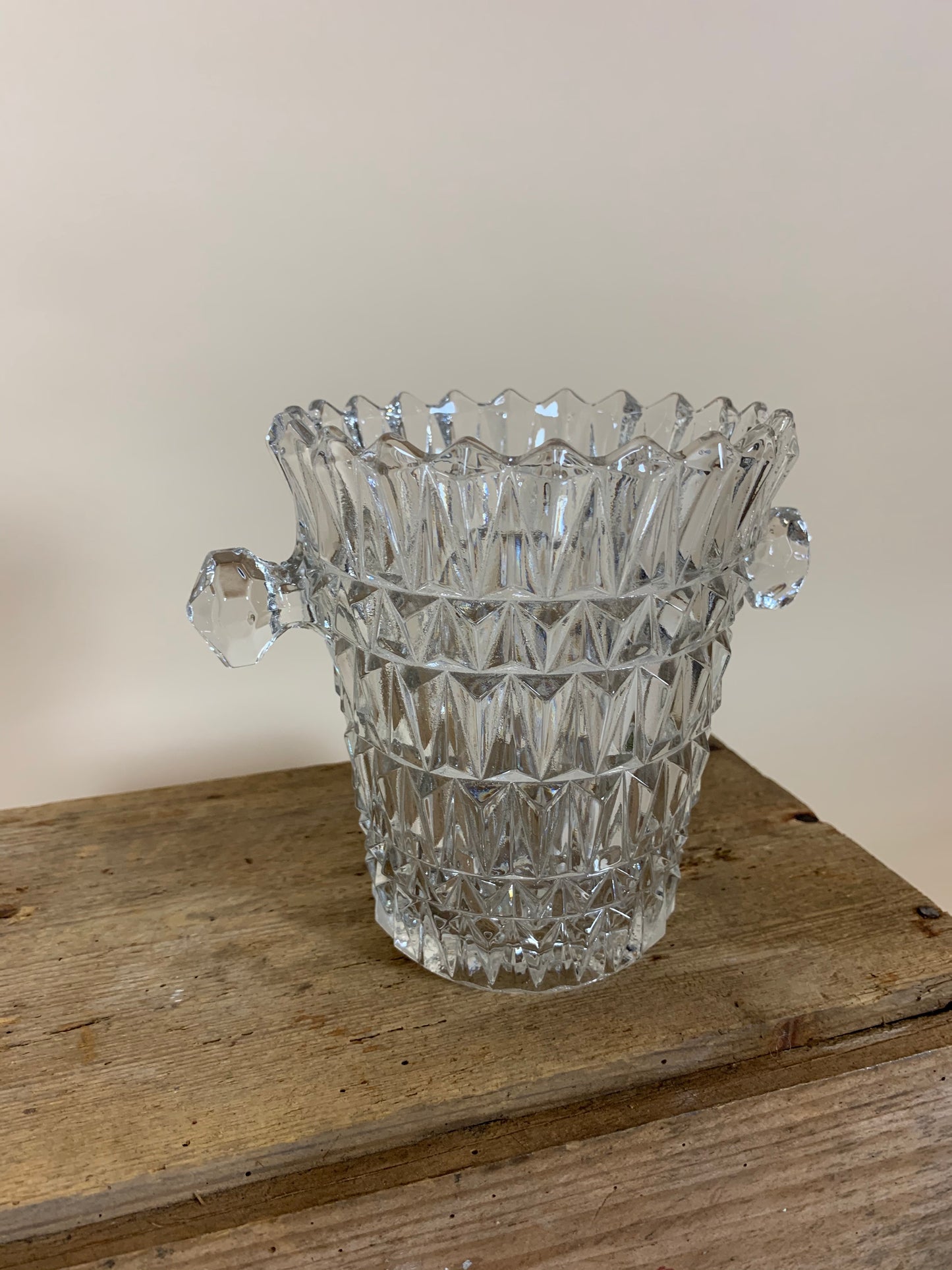 Glas isspand med mønster og ører