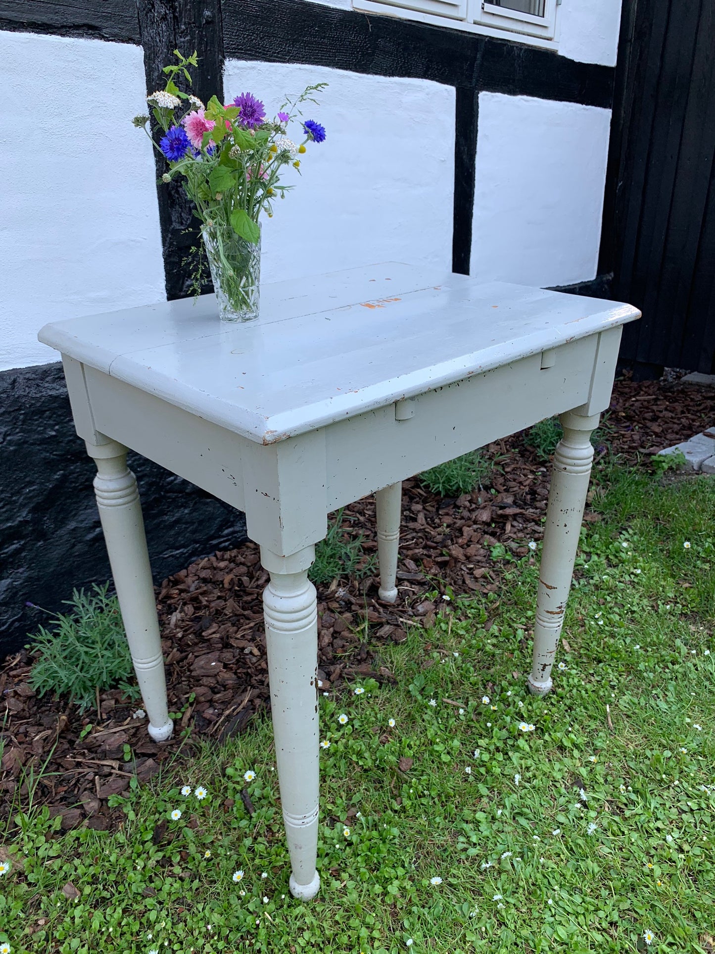 Gammelt bord med patina