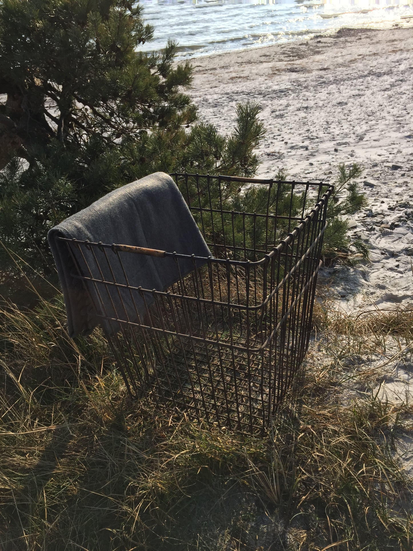Skøn gammel trådkurv i metal
