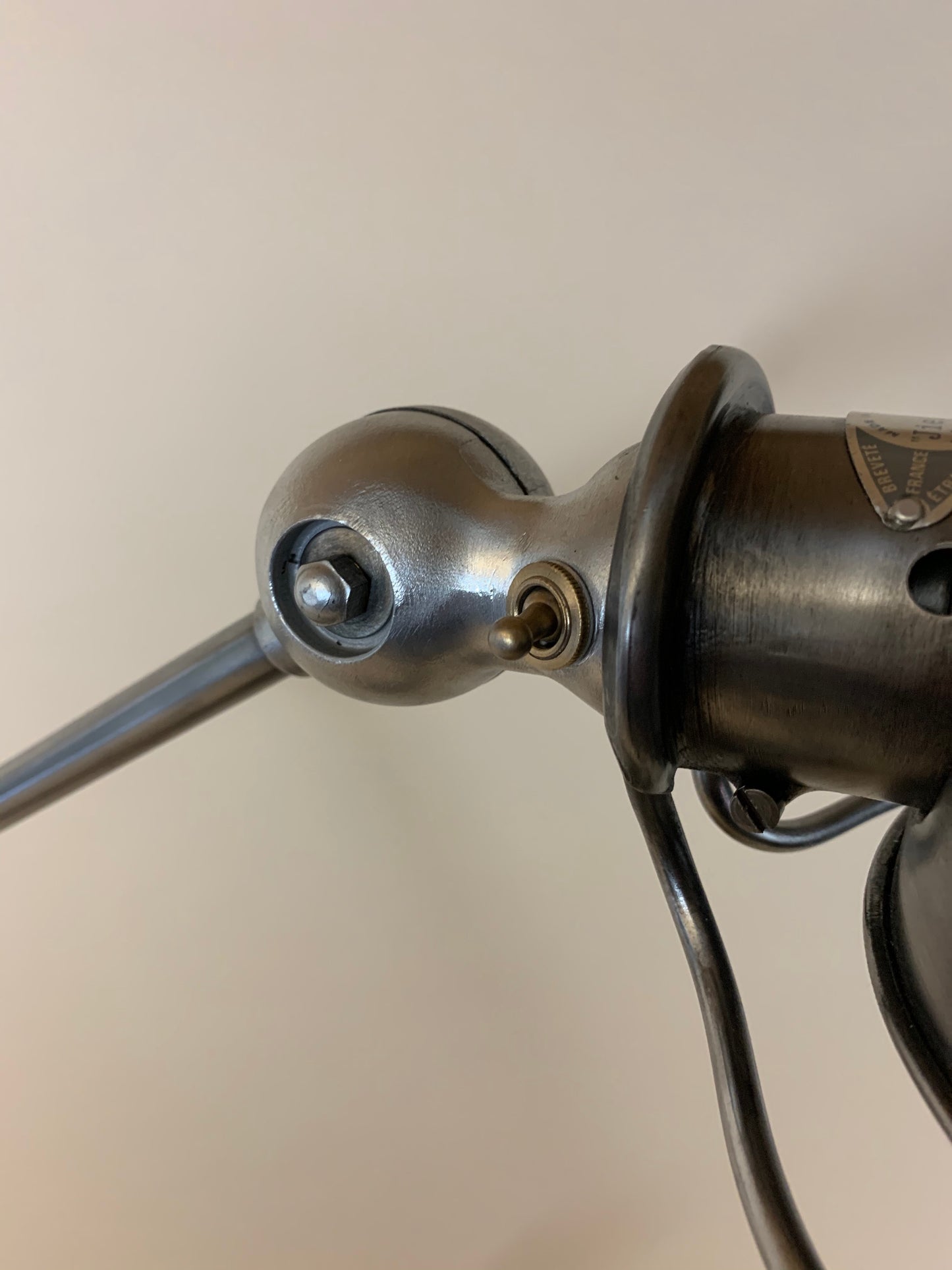 Jieldé bordlampe med to arme fod og tænd/sluk kontakt