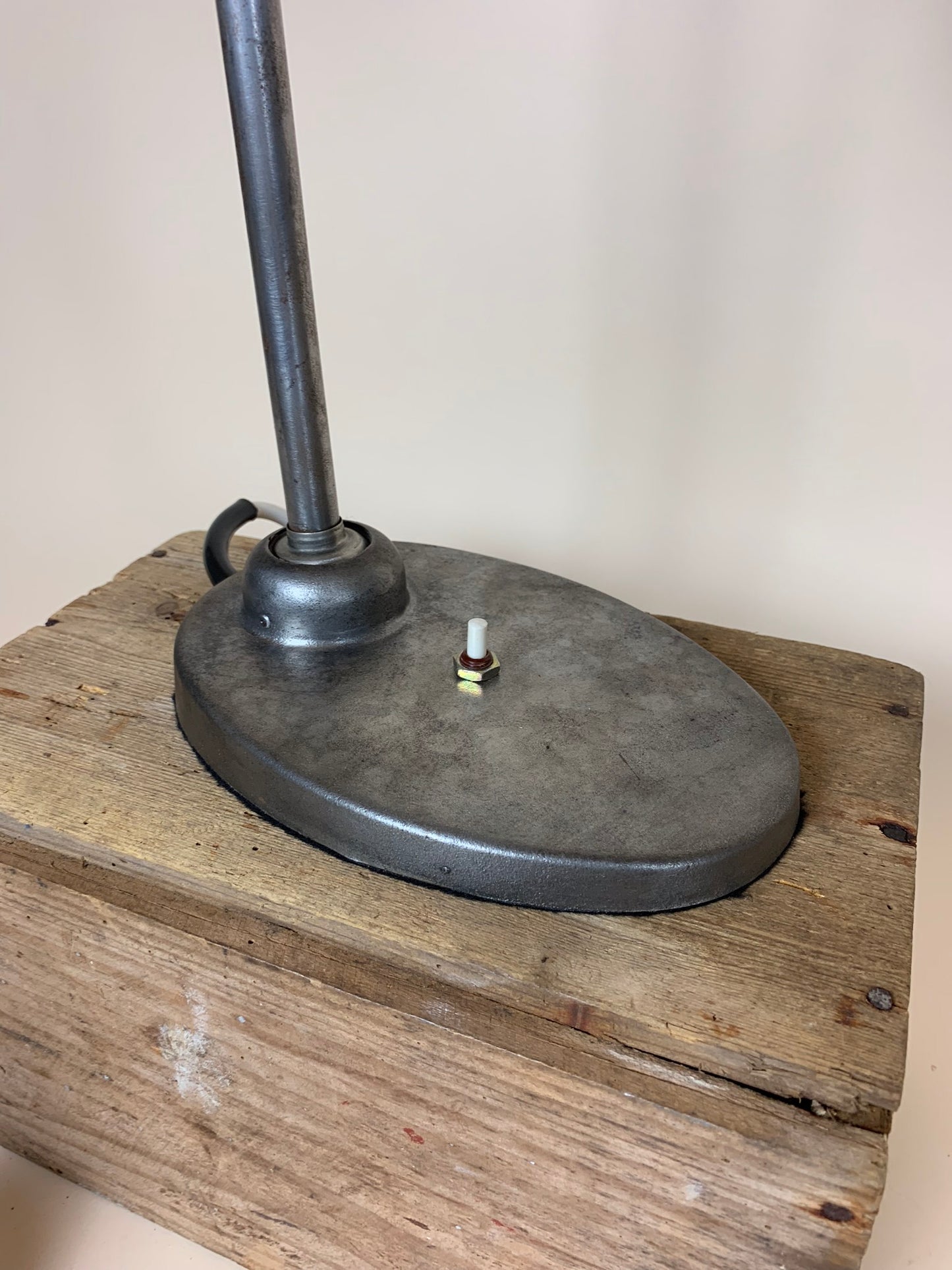 Lampe designet af Christian Dell for Bünte og Remmler