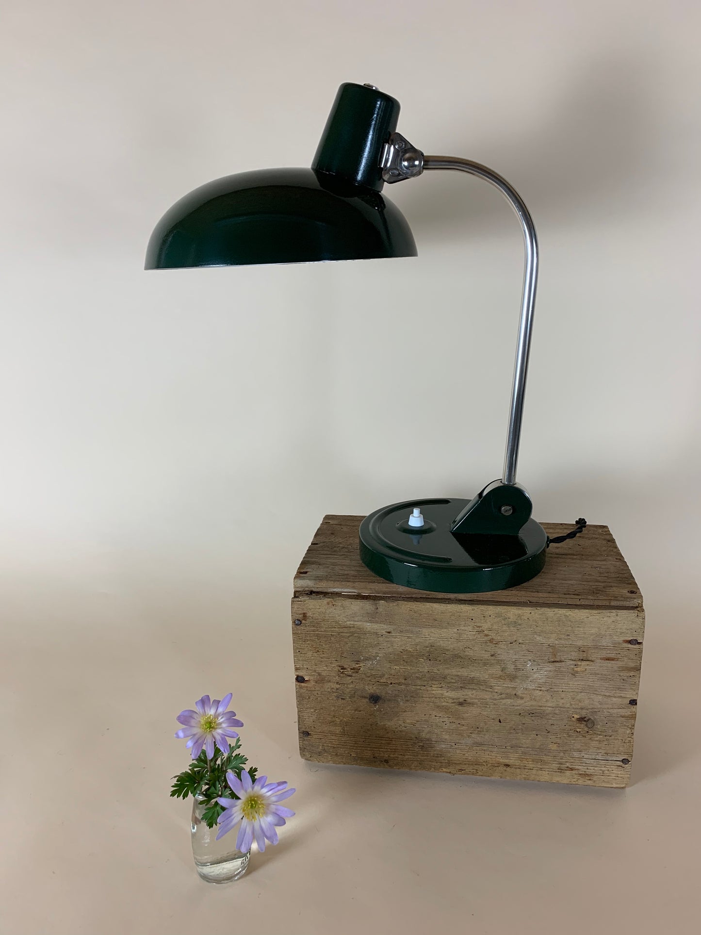 Bordlampe designet af Christian Dell for Koranda