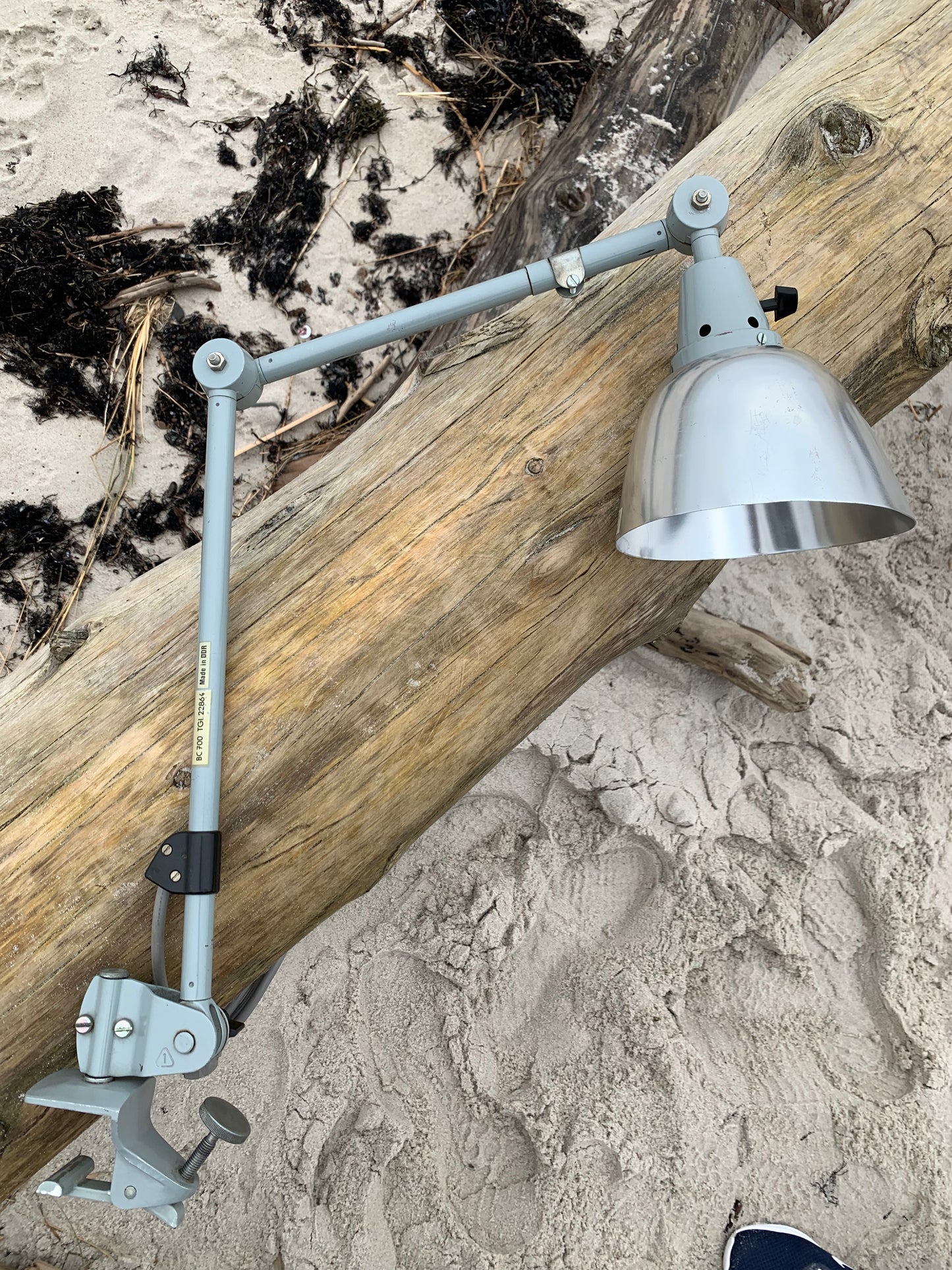 Midgard lampe med bordbeslag