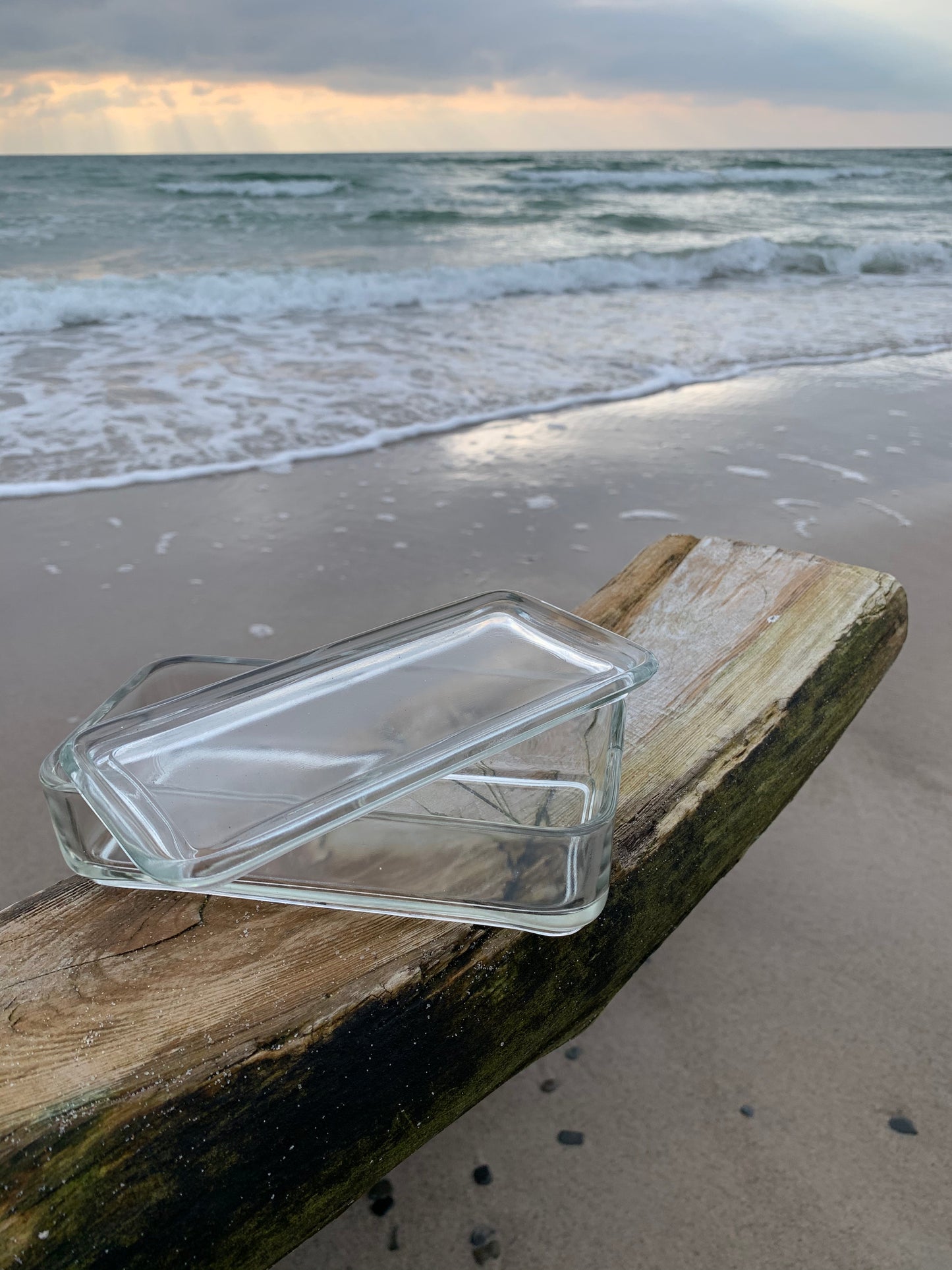 Glas med låg