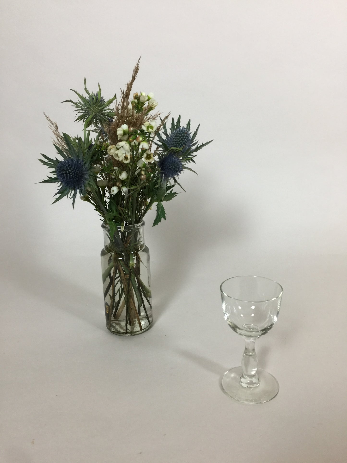 Fint lille dekorativt glas