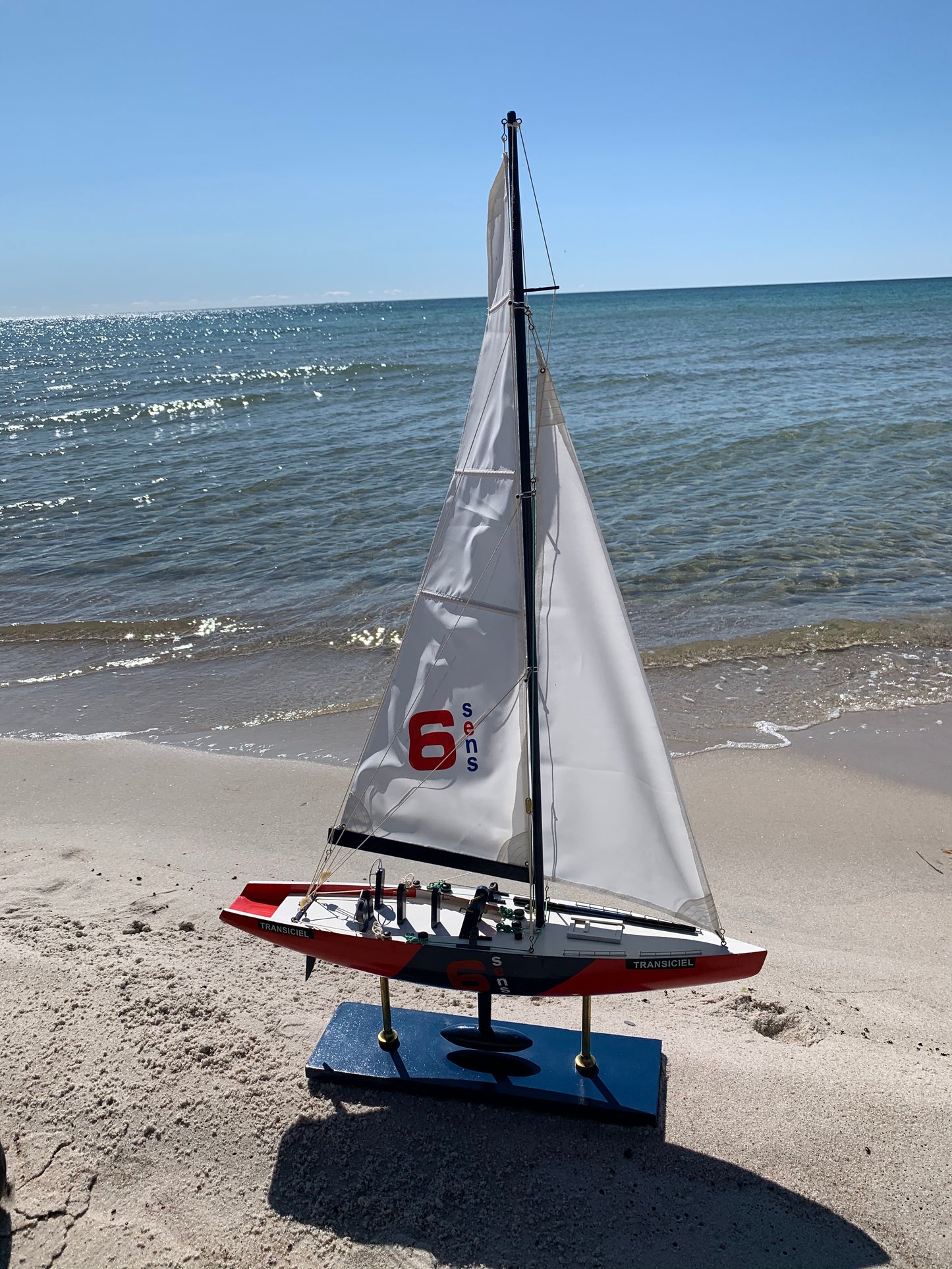 Modelskib fra America's Cup