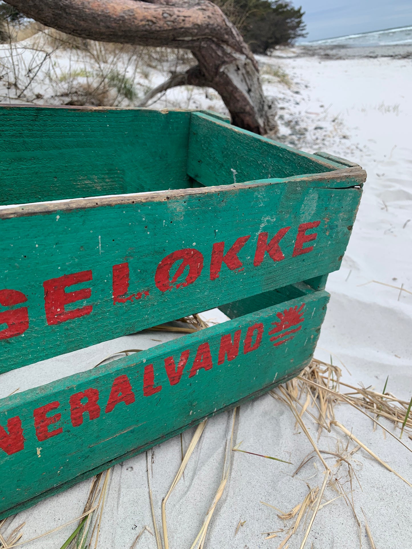 Dagelykke mineralvand kasse