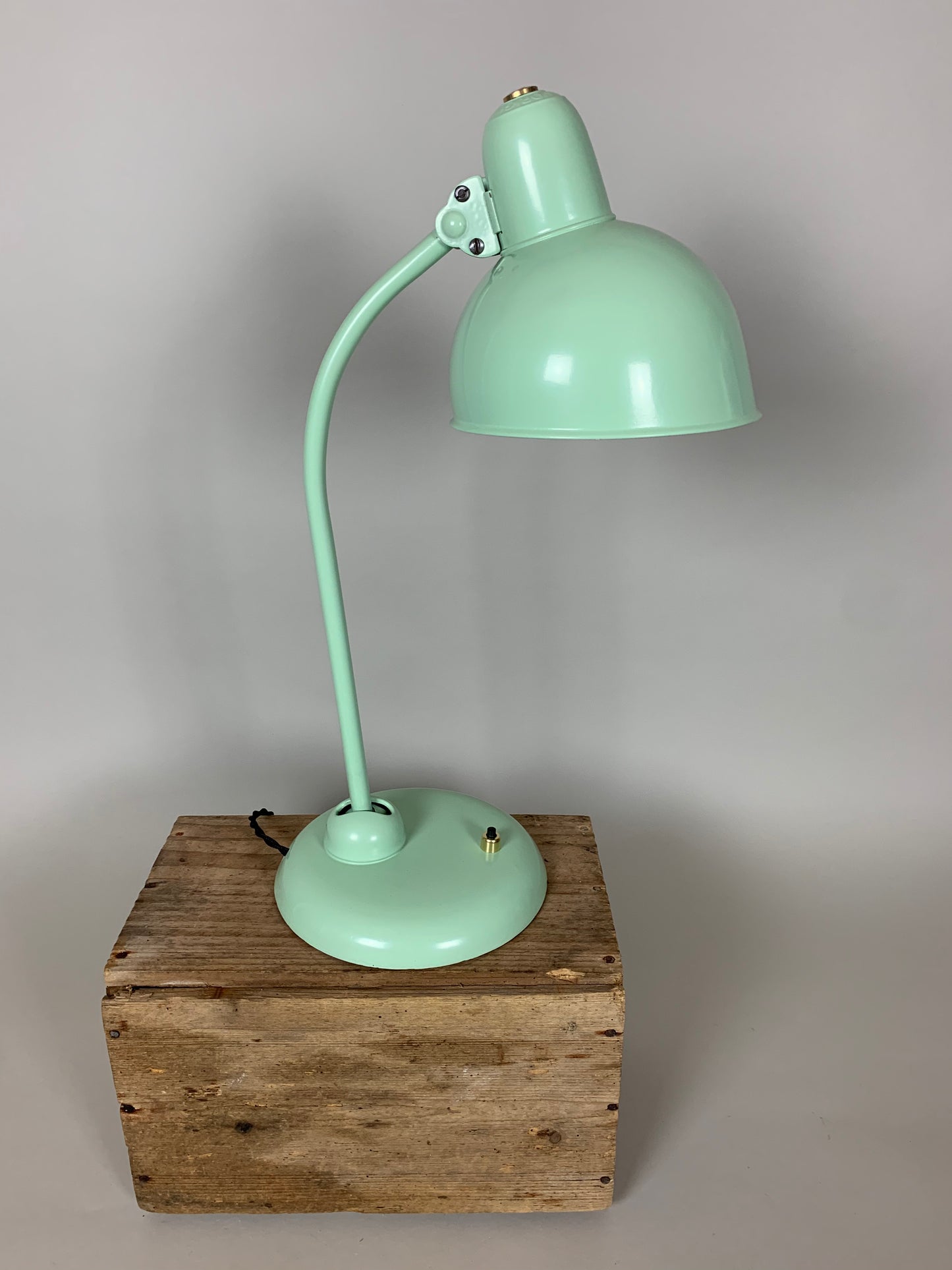 Kaiser Idell 6551 - Mintgrøn
