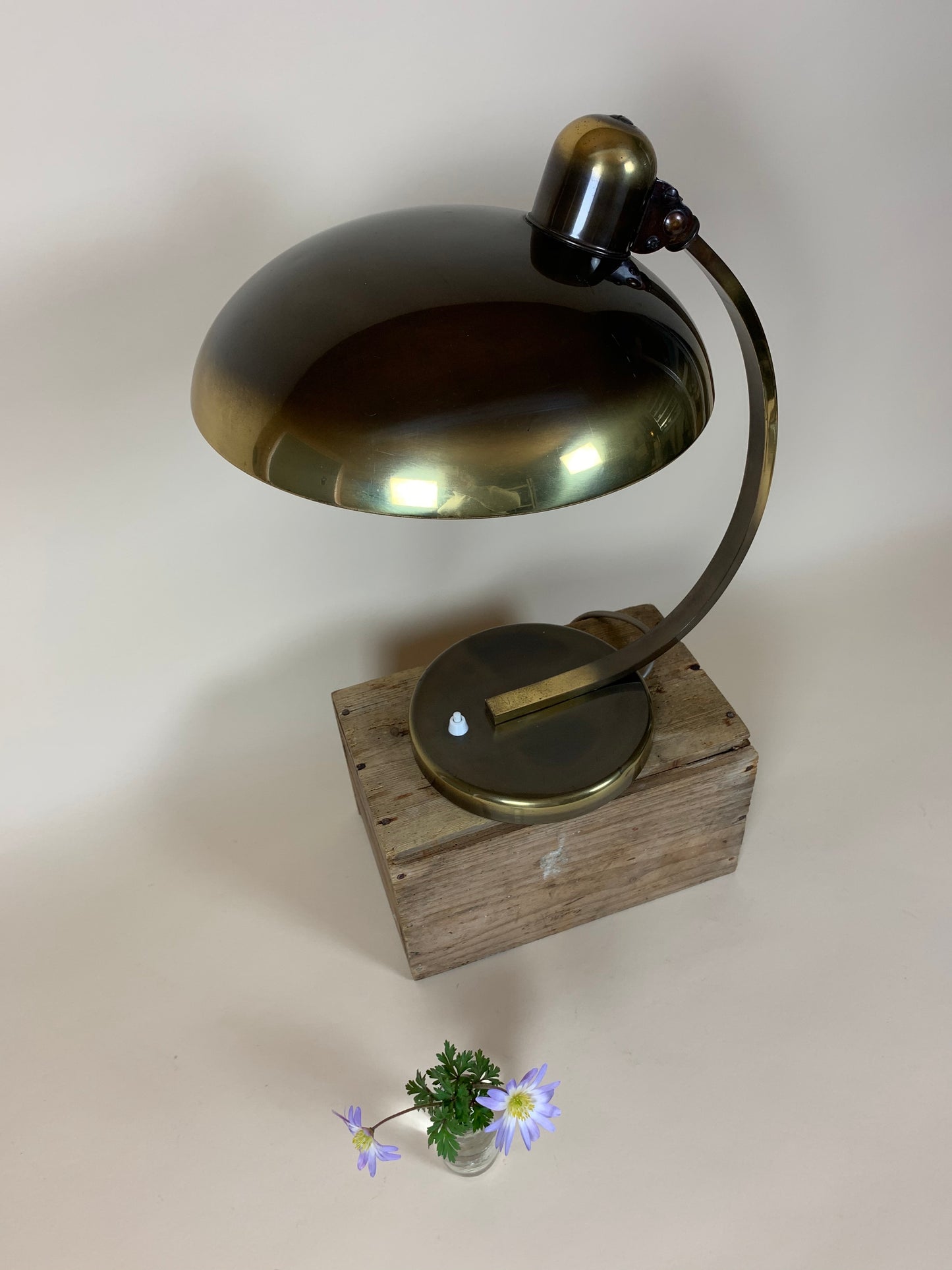 Christian Dell 6750 bordlampe i mørkpoleret messing