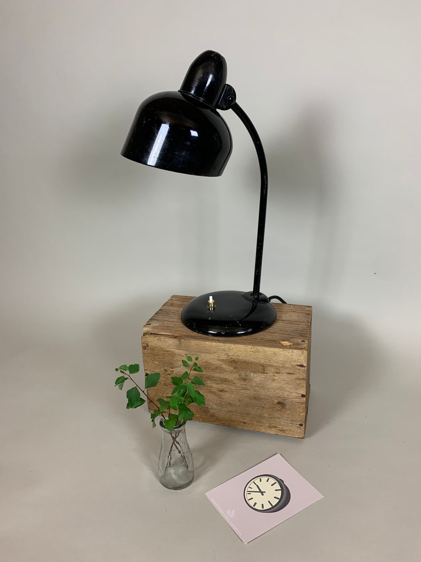 Sort Escolux vintagelampe med masser af skøn patina