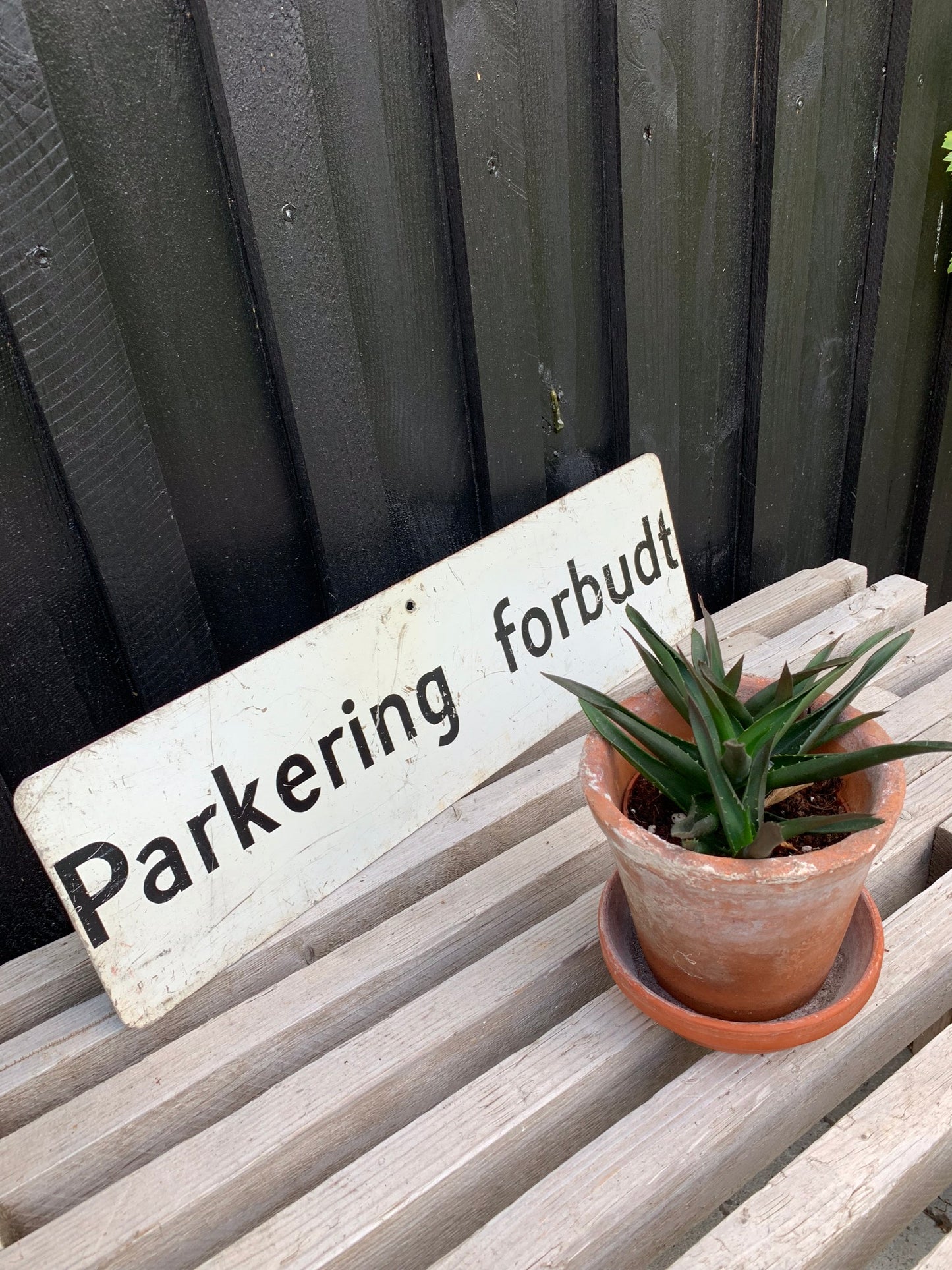 Parkering forbudt skilt