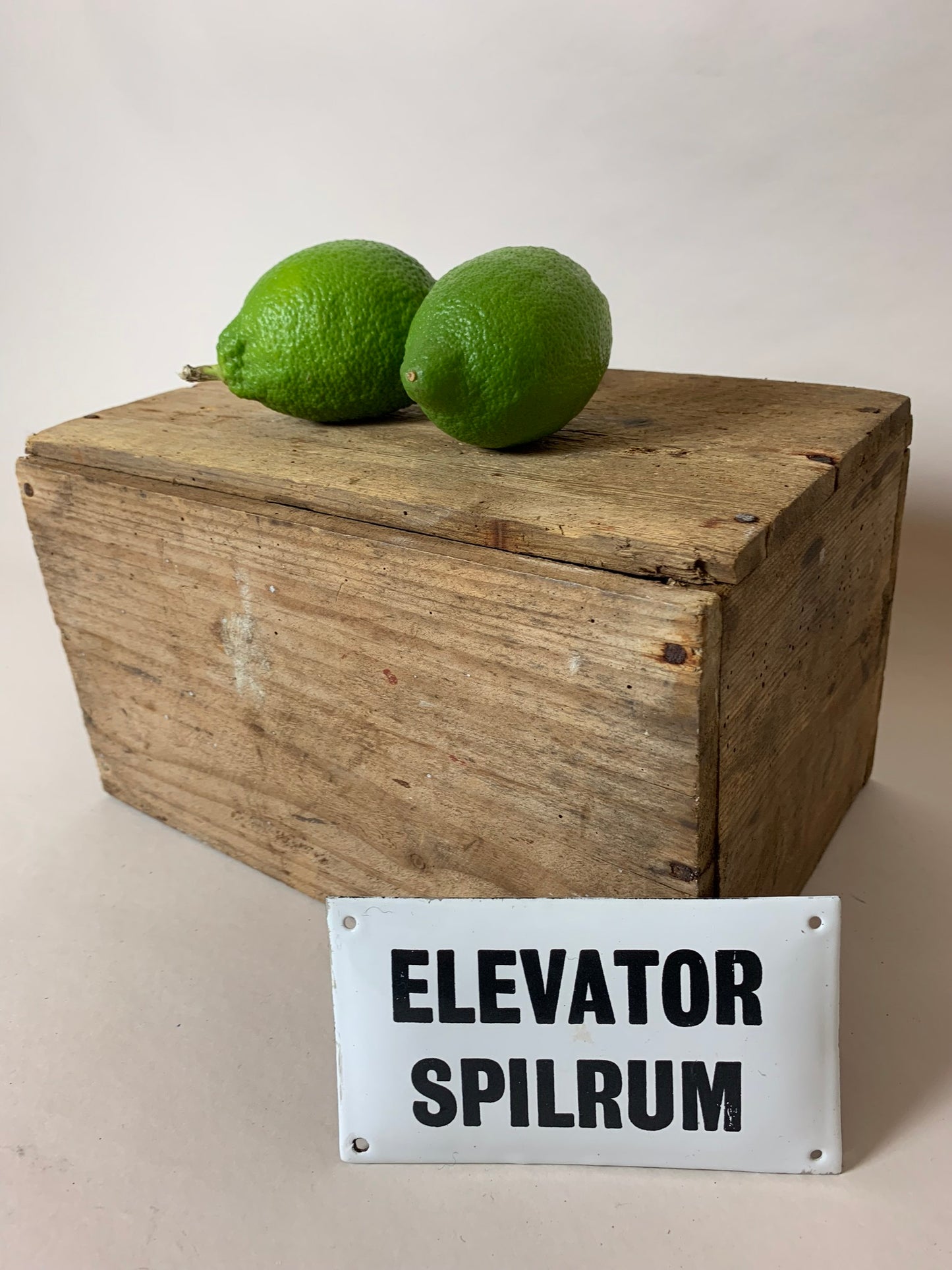 Sjovt elevator emaljeskilt
