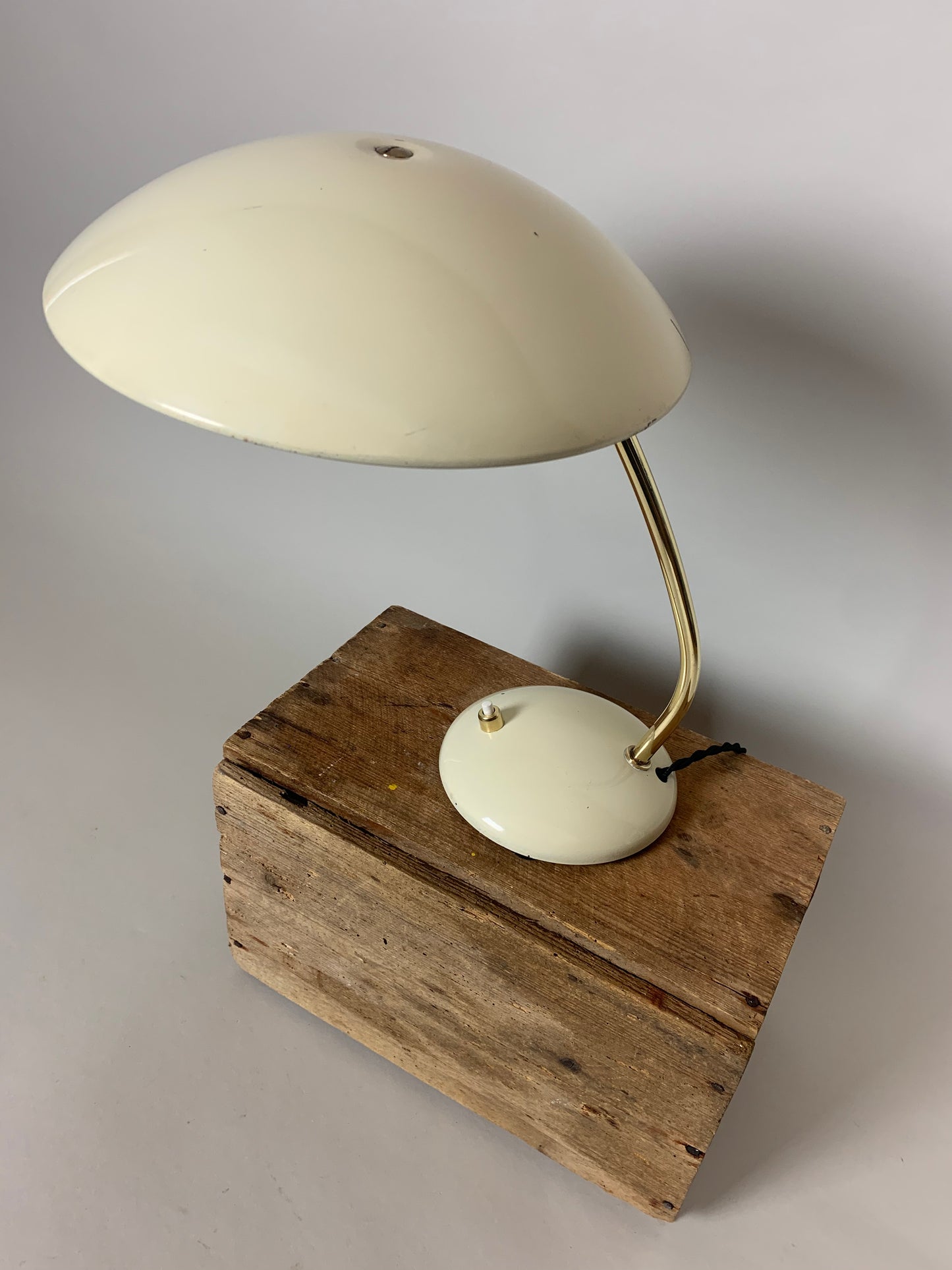 Kaiser Idell 6781 - Creme hvid