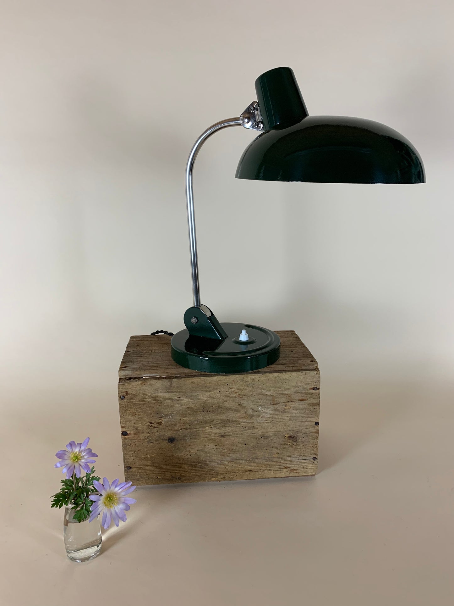 Bordlampe designet af Christian Dell for Koranda