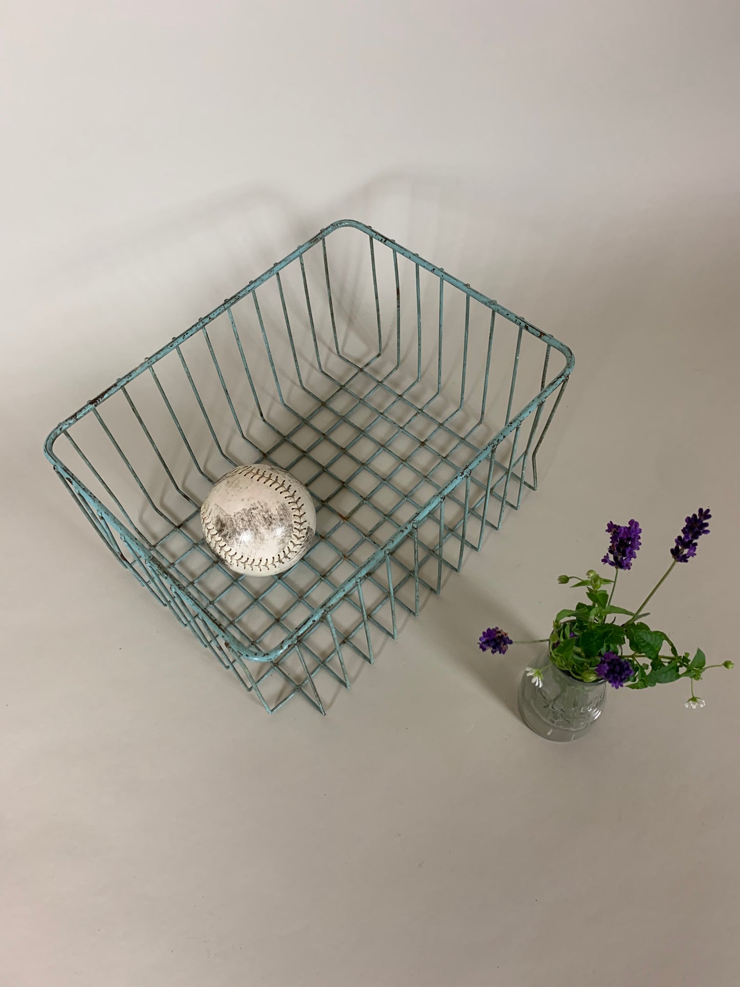 Trådkurv med masser af patina