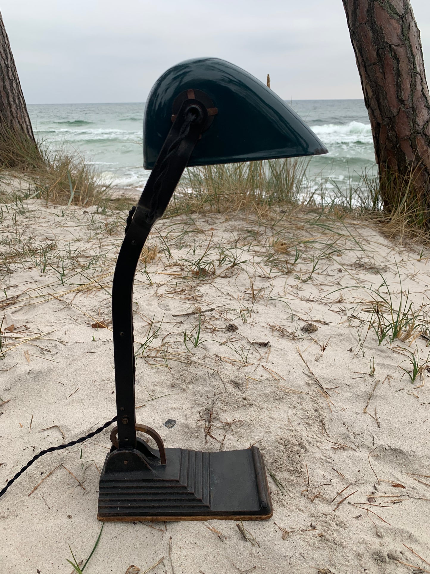 Notarlampe med emaljeskærm