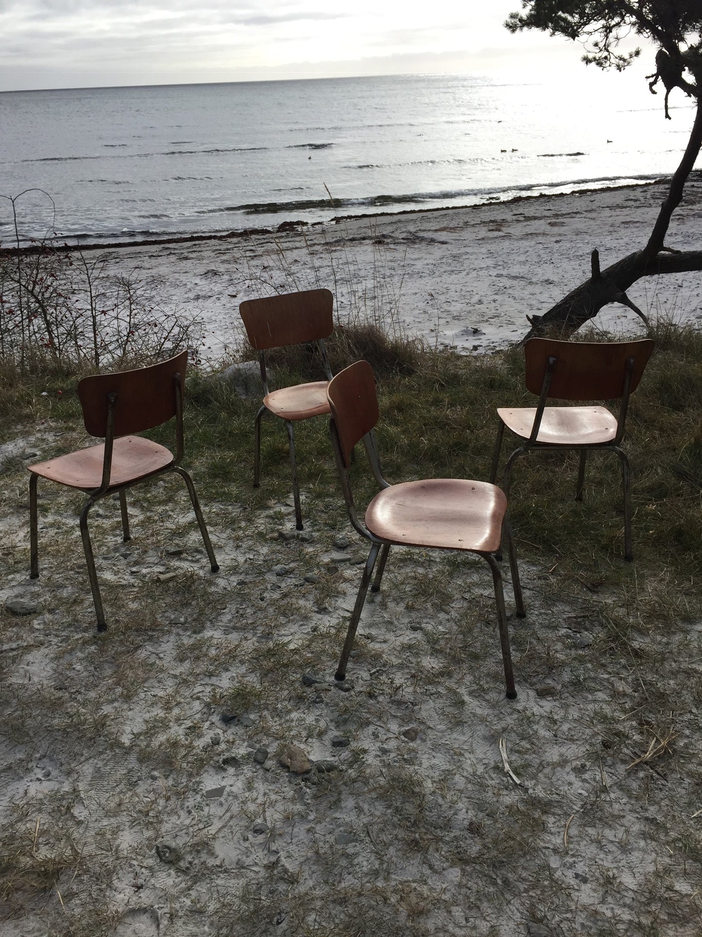 Lækker og rå skolestol (prisen er pr. stk)