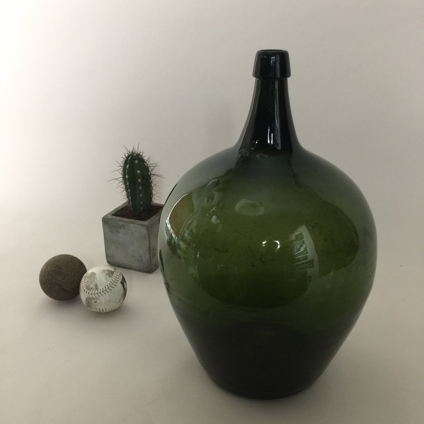 Vinballon i smuk og original flaskegrøn