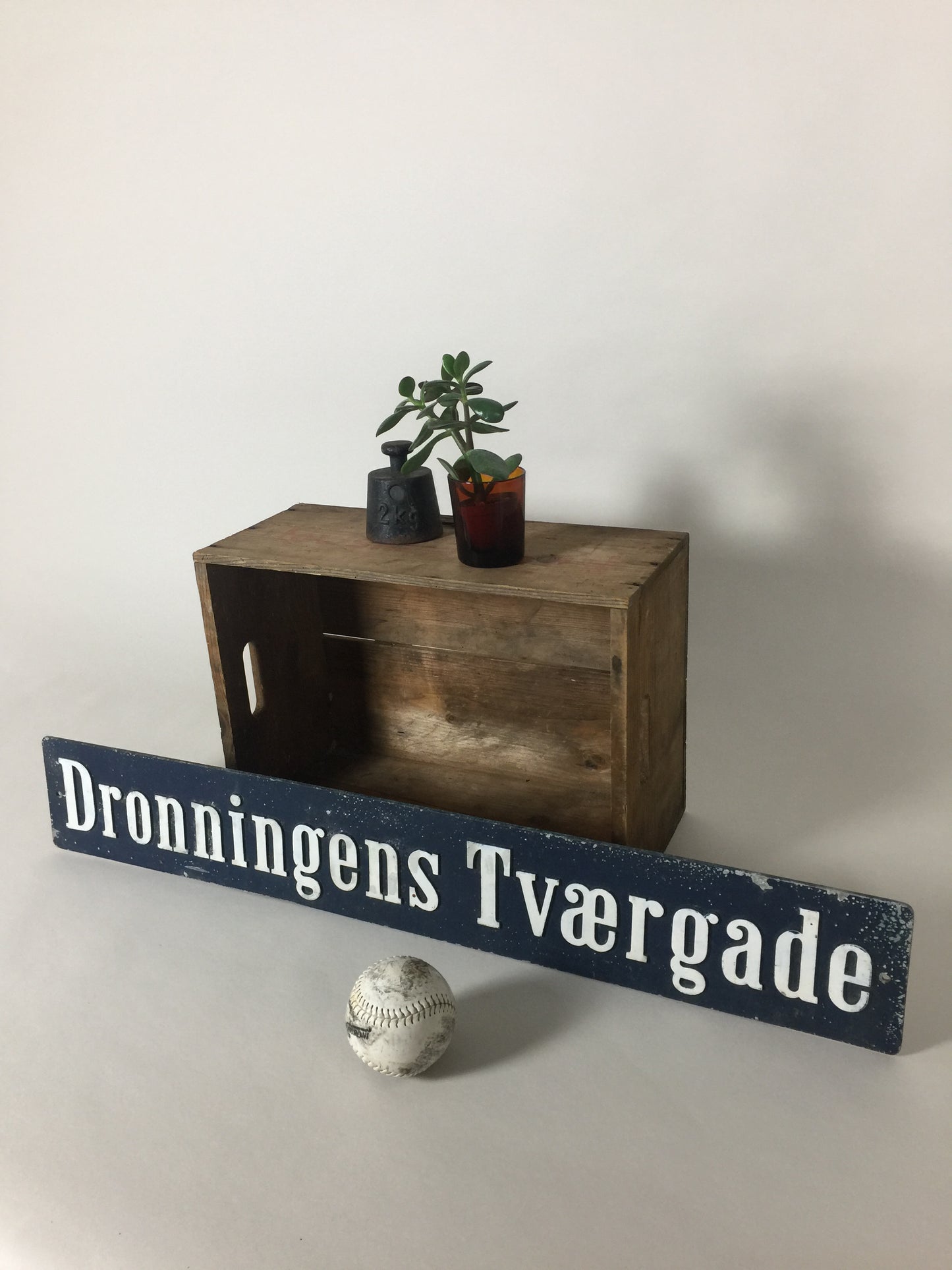 Vejskilt med royal historie
