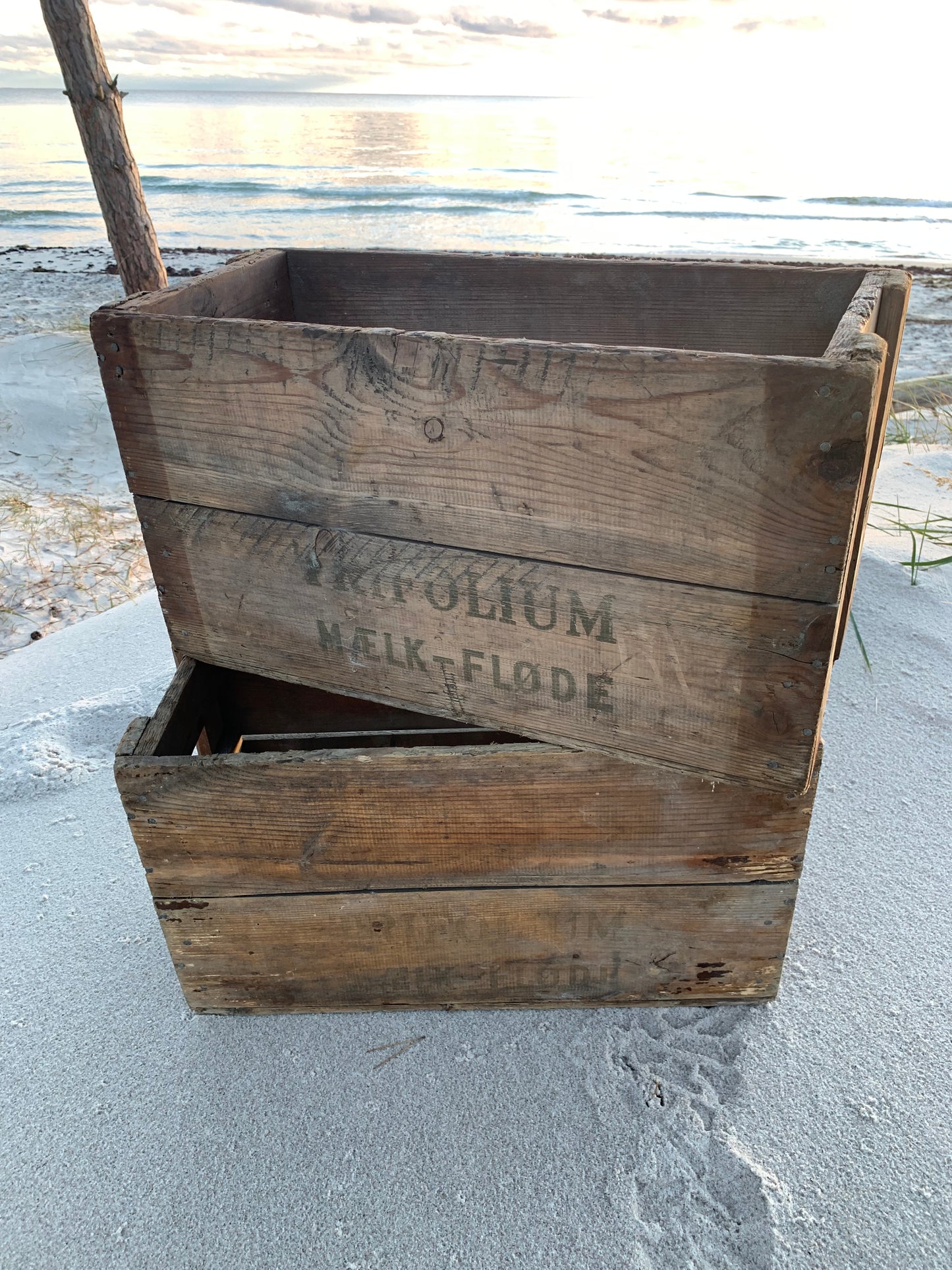 Mælkekasse med rum og zinkbund