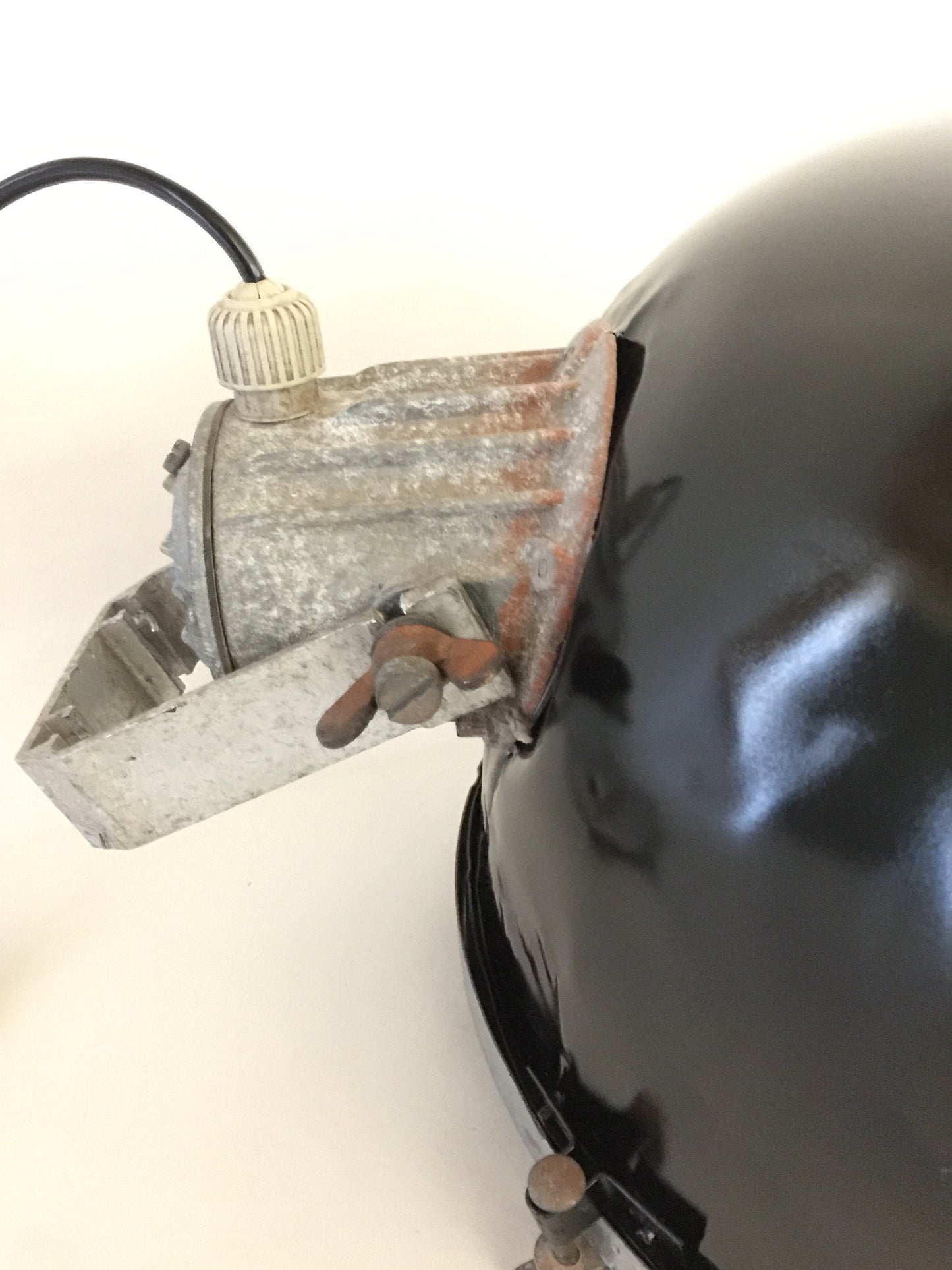 Meget stor og meget rå industri lampe