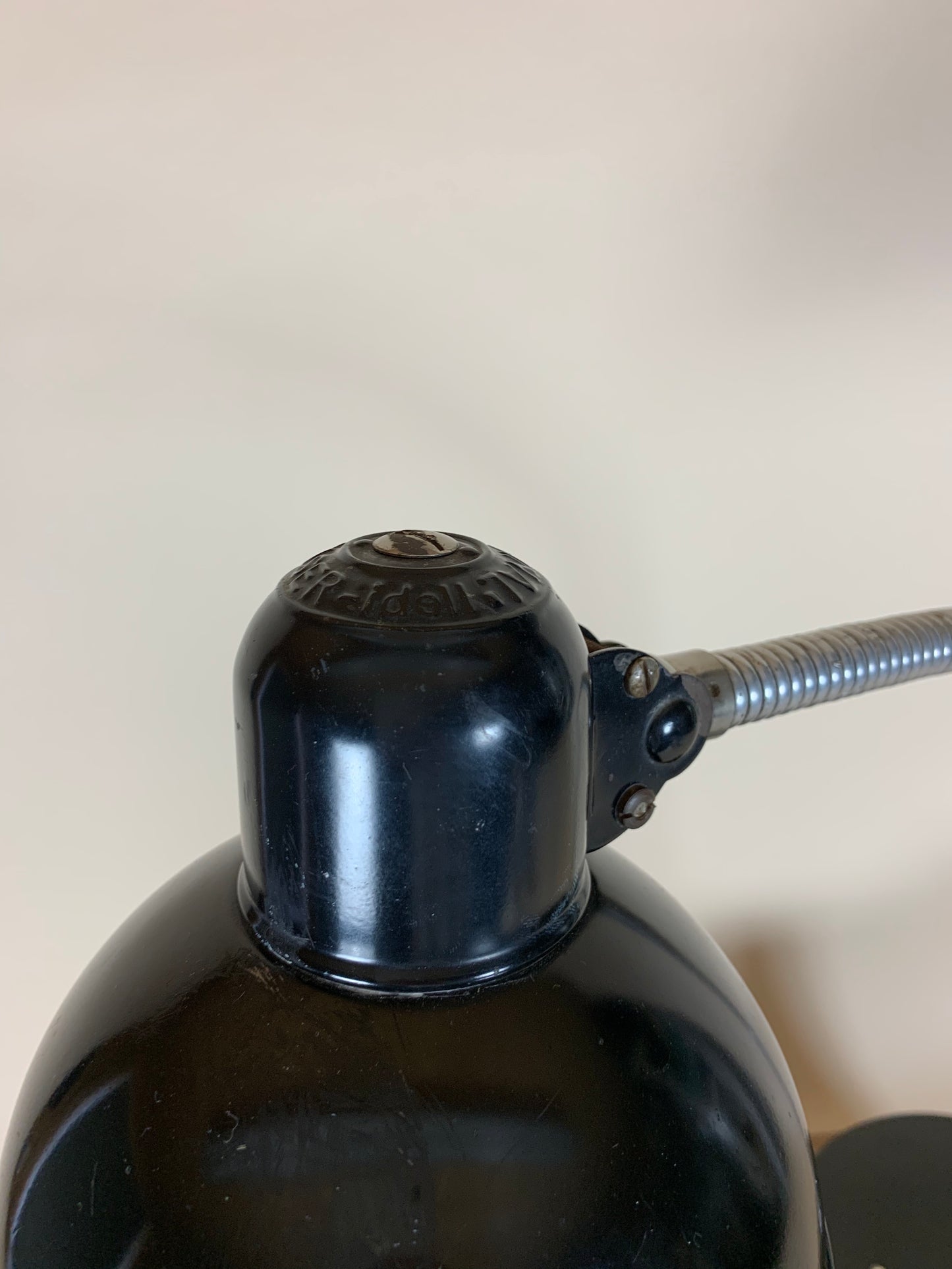 Kaiser Idell 6561 bordlampe