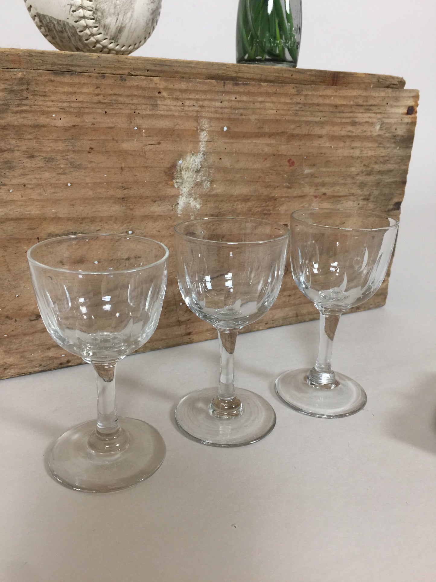 Tre fine og gamle glas