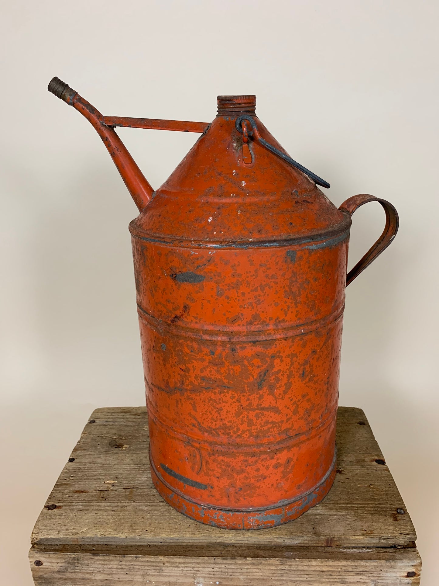 Oliekande med masser af patina