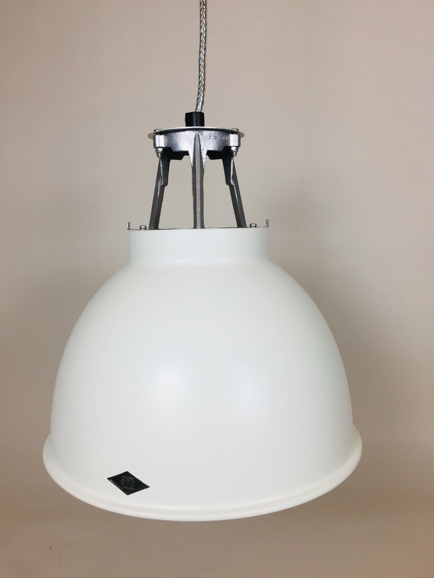 Btc lampe hvid med guld - Titan