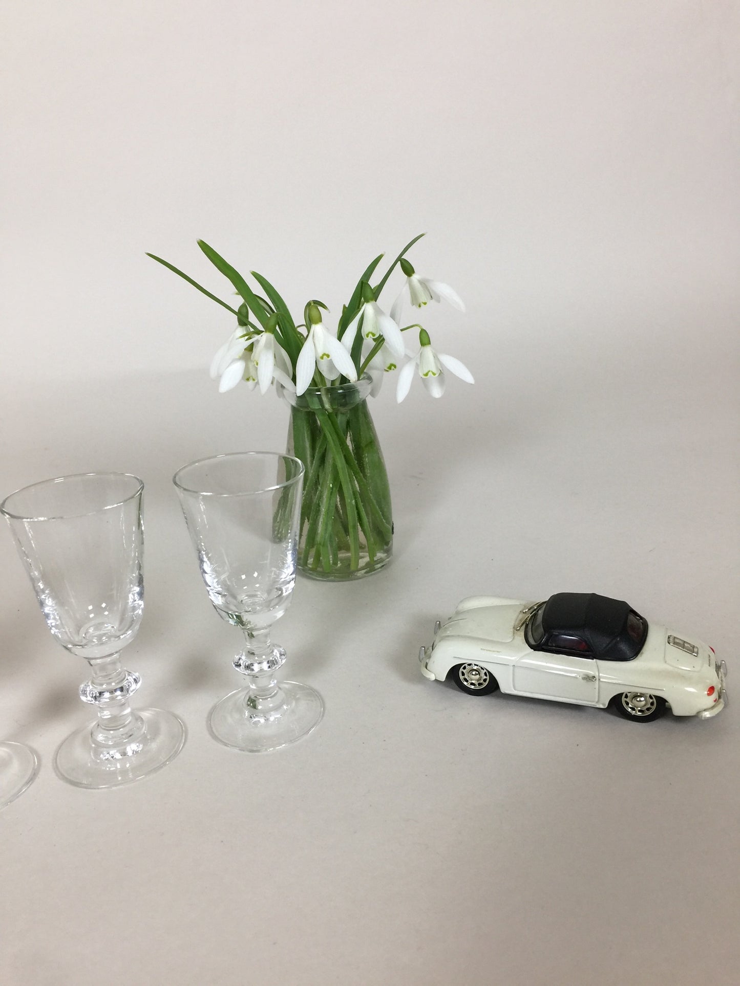 Små smukke glas (4 stk. sælges samlet)