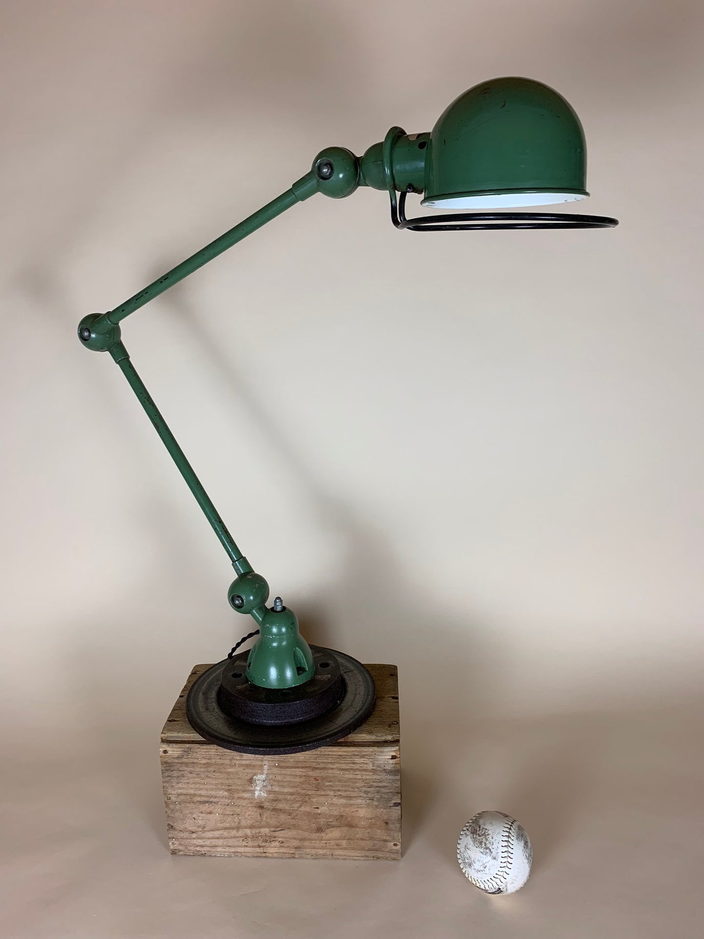 Jieldé lampe i grøn til væg eller bord