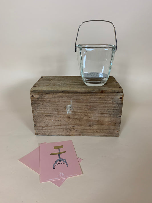 Glas isspand med mønster på kanten