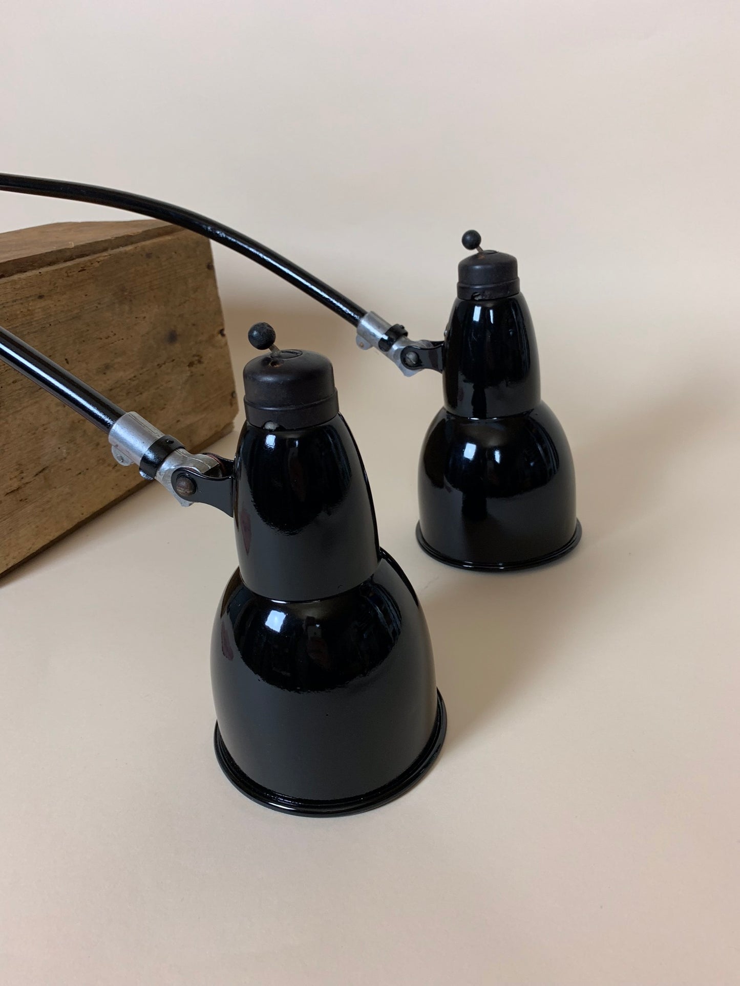 Sort lampe - sælges enkeltvis (prisen er pr. stk.)