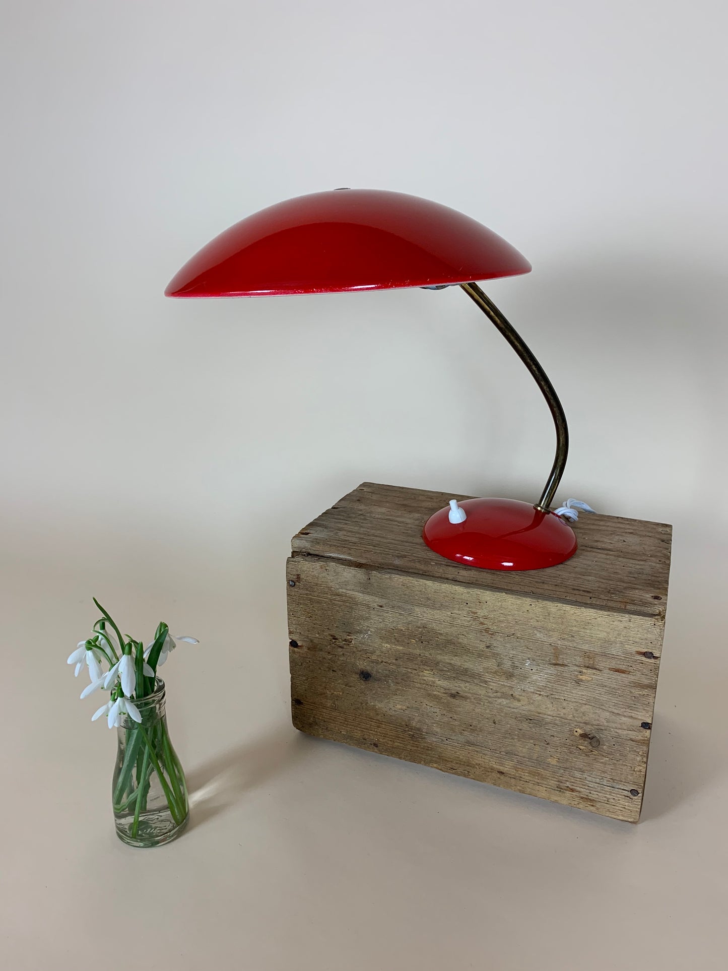 Smuk rød Christian Dell bordlampe