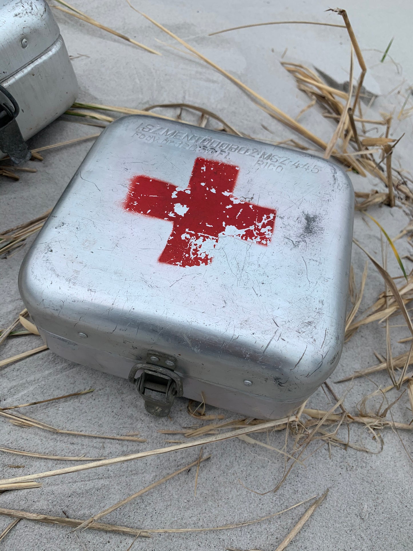 Røde kors kasse - Prisen er pr. stk.