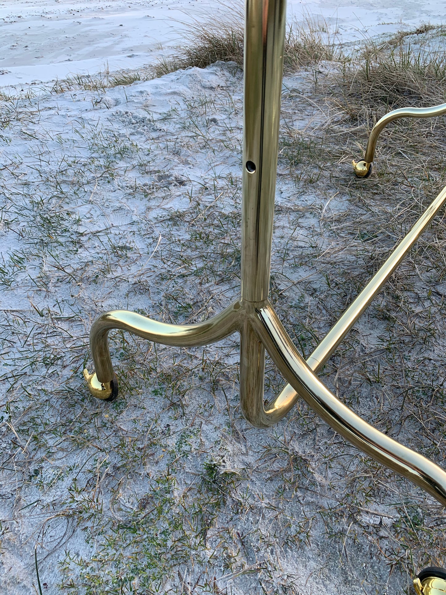 Stort messing garderobestativ med hjul (Prisen er for det store stativ på billederne)