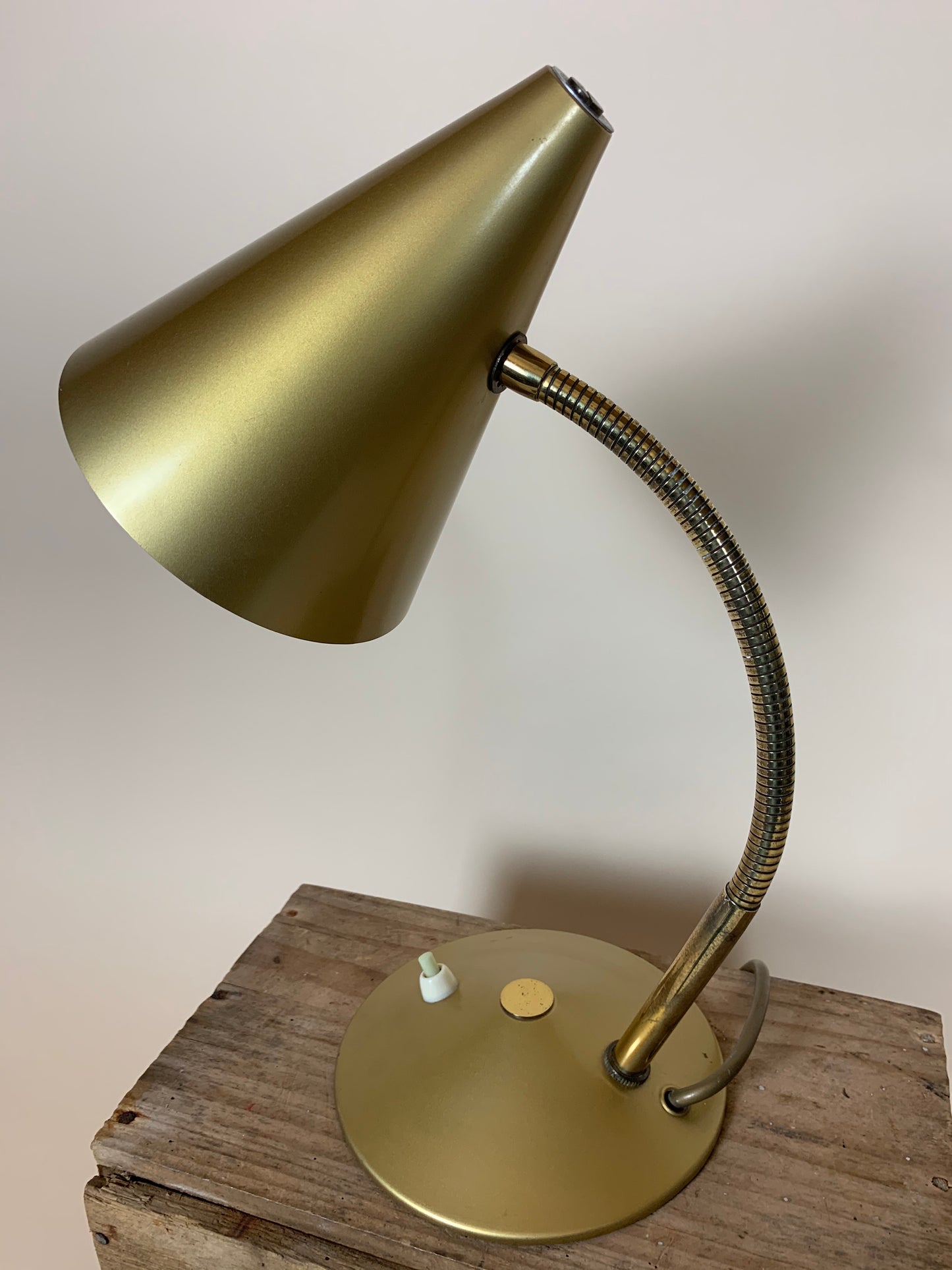 Helo bordlampe i messing