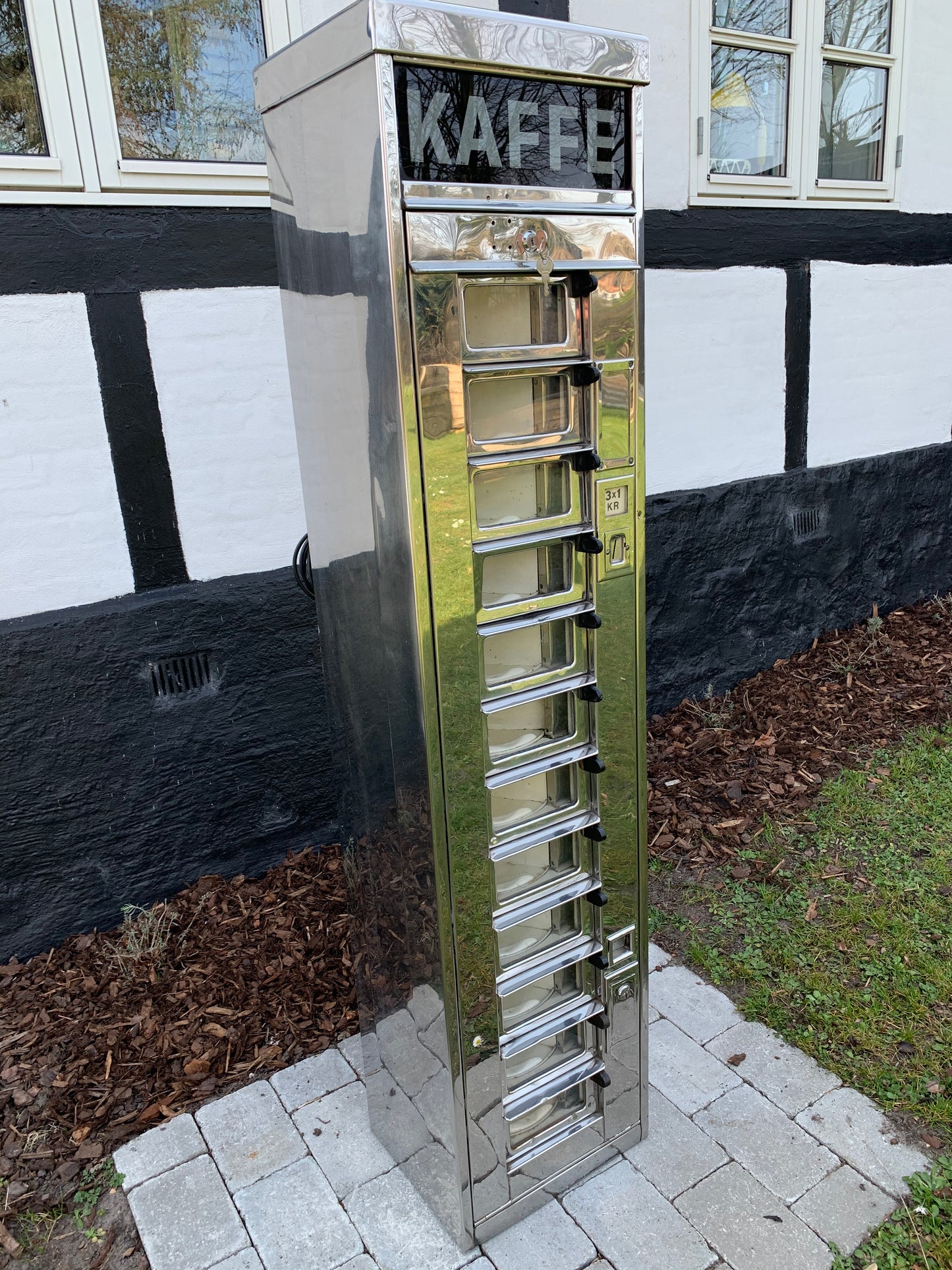 Fin og sjældent eksemplar af Wittenborg automat med lys.