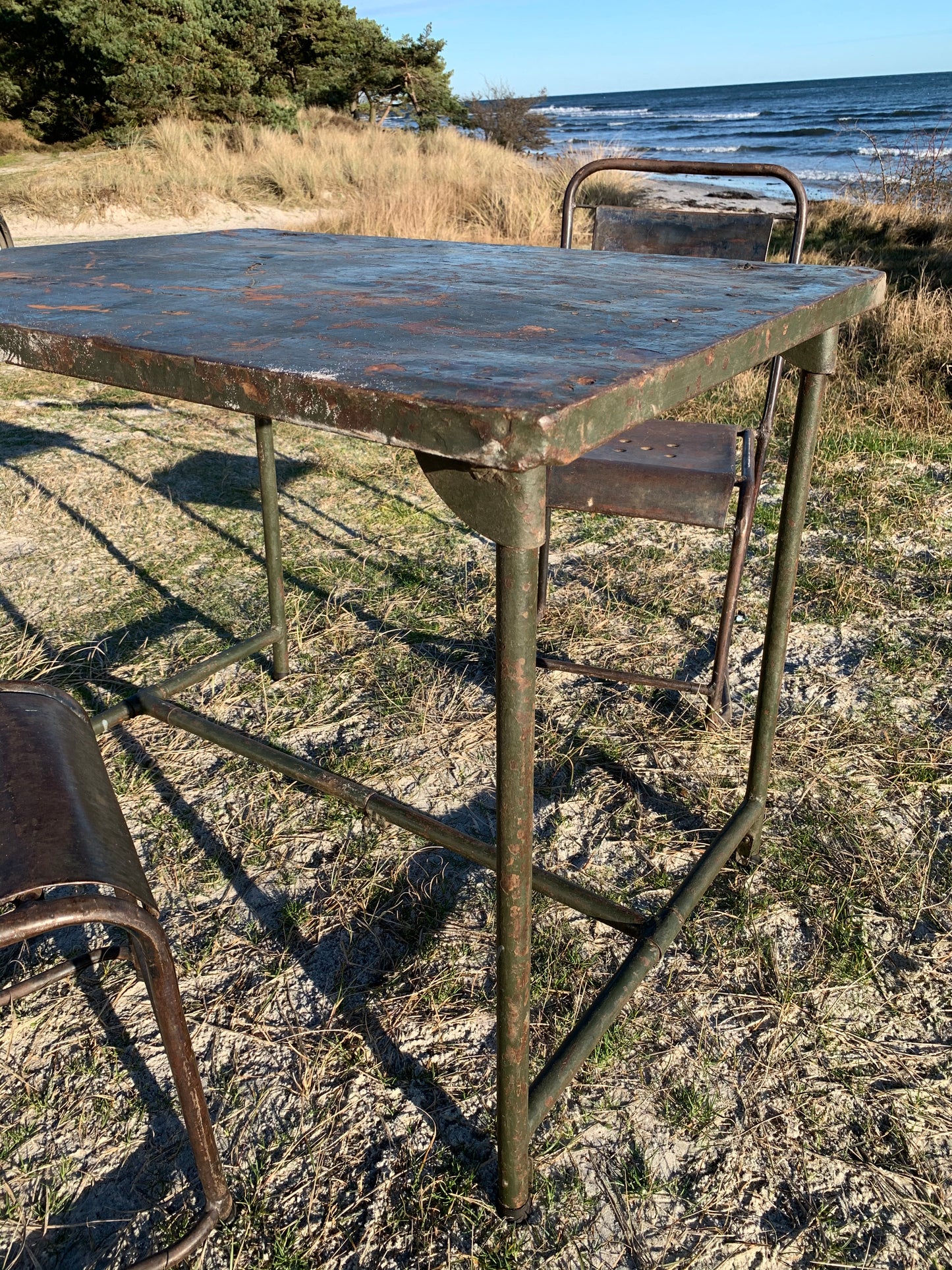 Industrielt bord i rå udgave