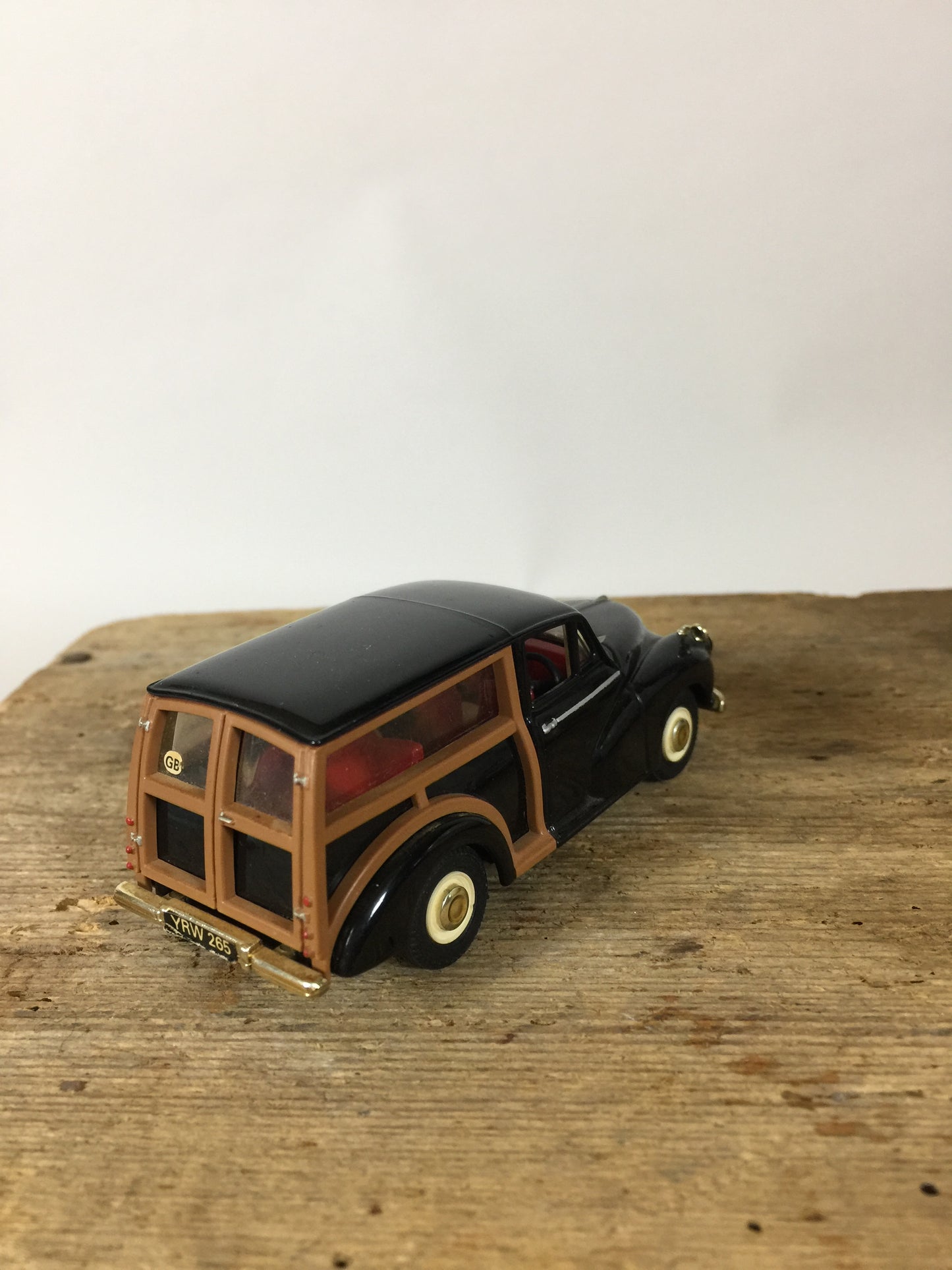 Fin Morris modelbil