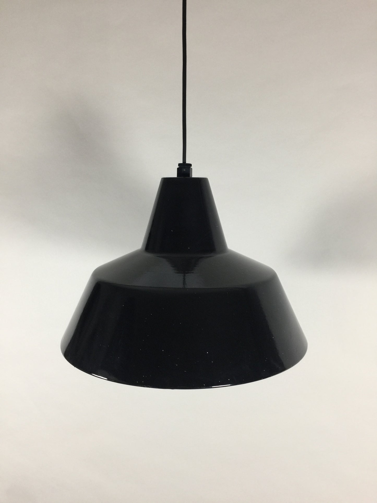 Fin og klassisk værkstedslampe