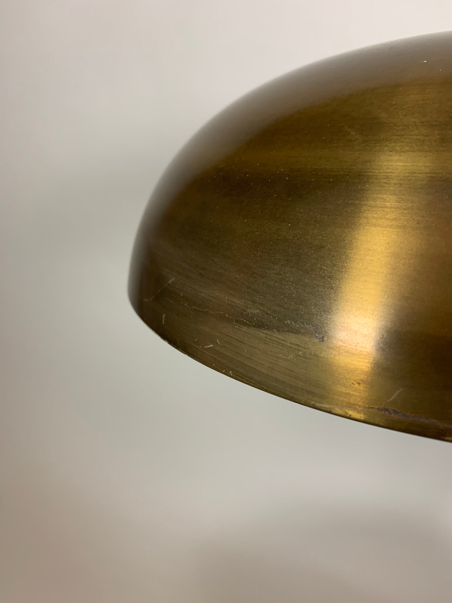 Gecos bordlampe i messing