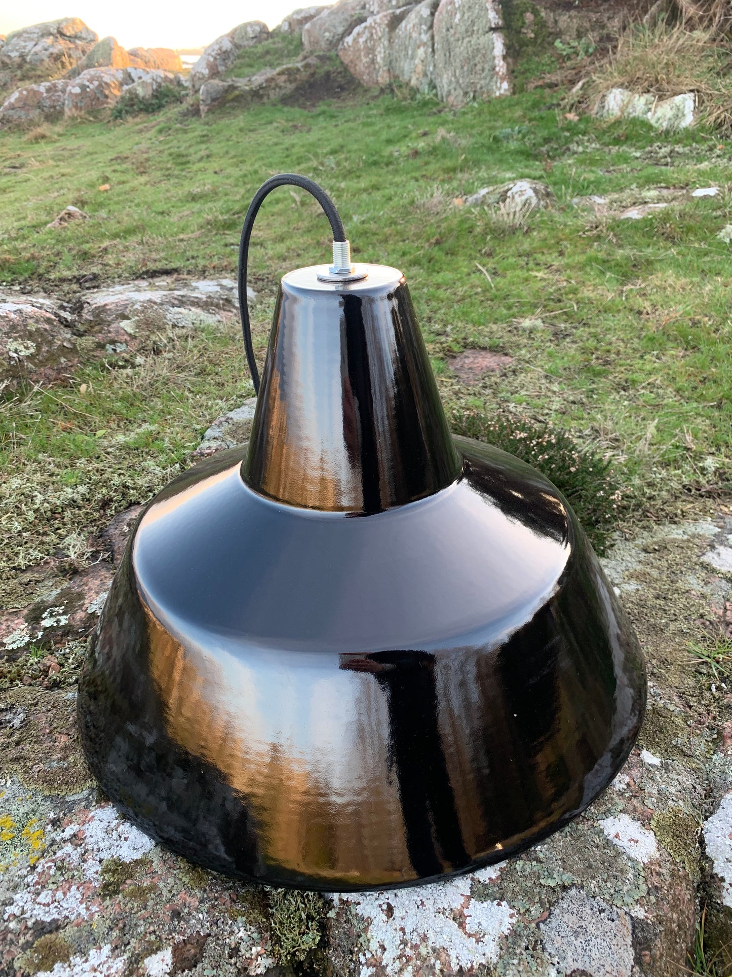 Værkstedslampe i emalje - Sort